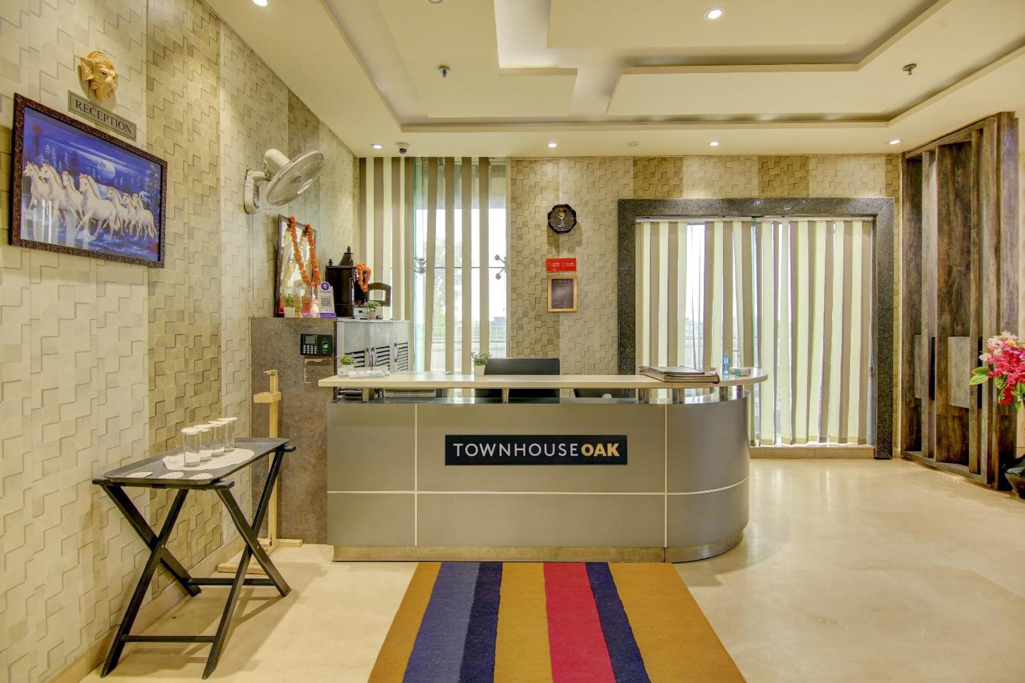 Townhouse Oak C Pearls 4* Delhi (National Capital Territory of India)