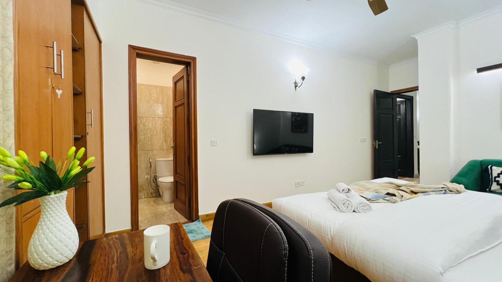 Bluo Vasant Vihar Pvr - Kitchen, Terrace, Lift New Delhi