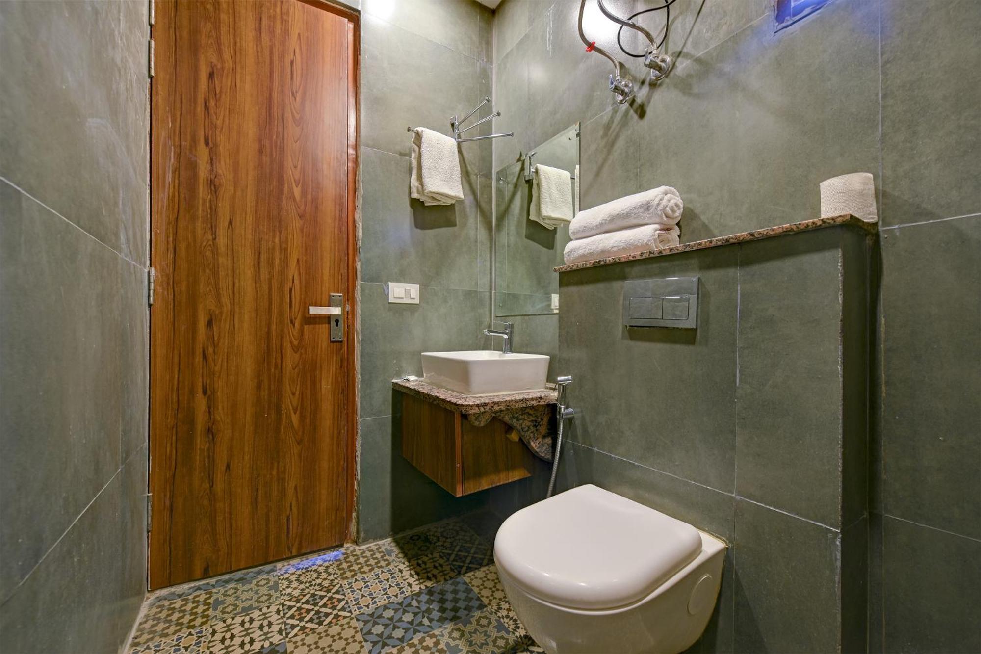 Hotel Roseewood Near Delhi International Airport