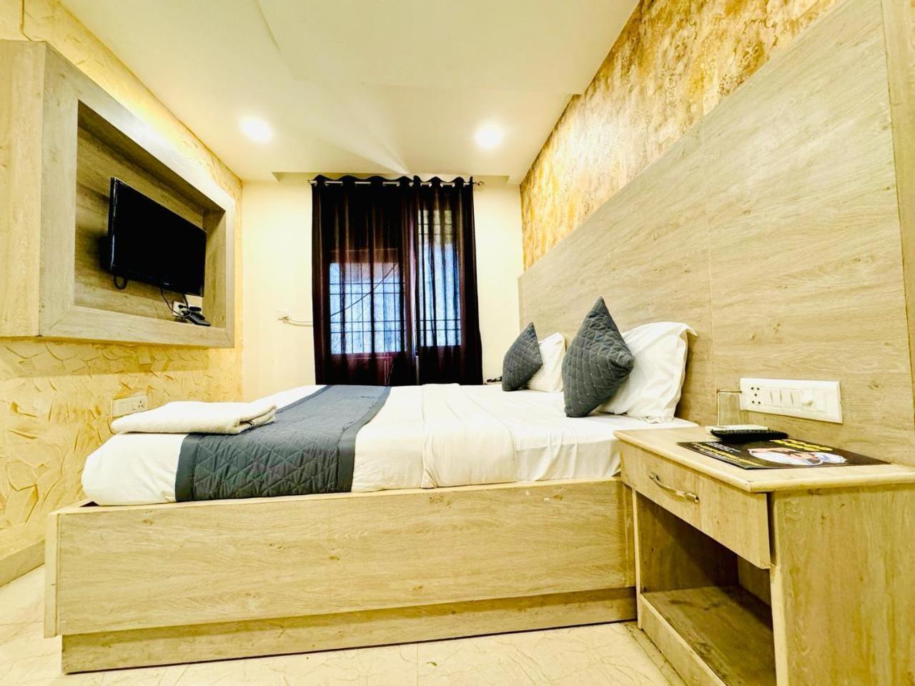 Hotel Grand The Near Delhi Airport New Delhi