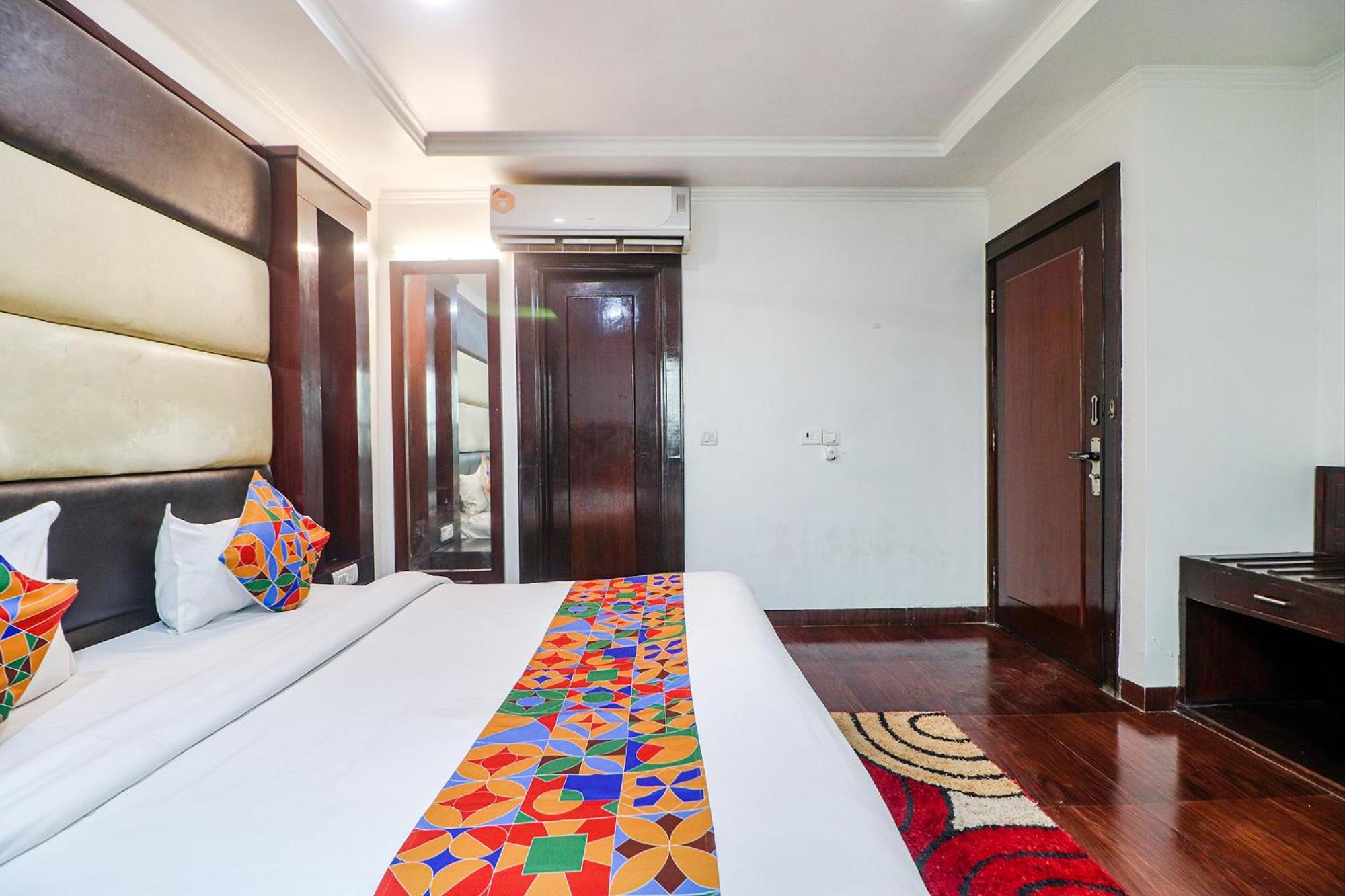 Fabexpress Sandberry Hotel 3*