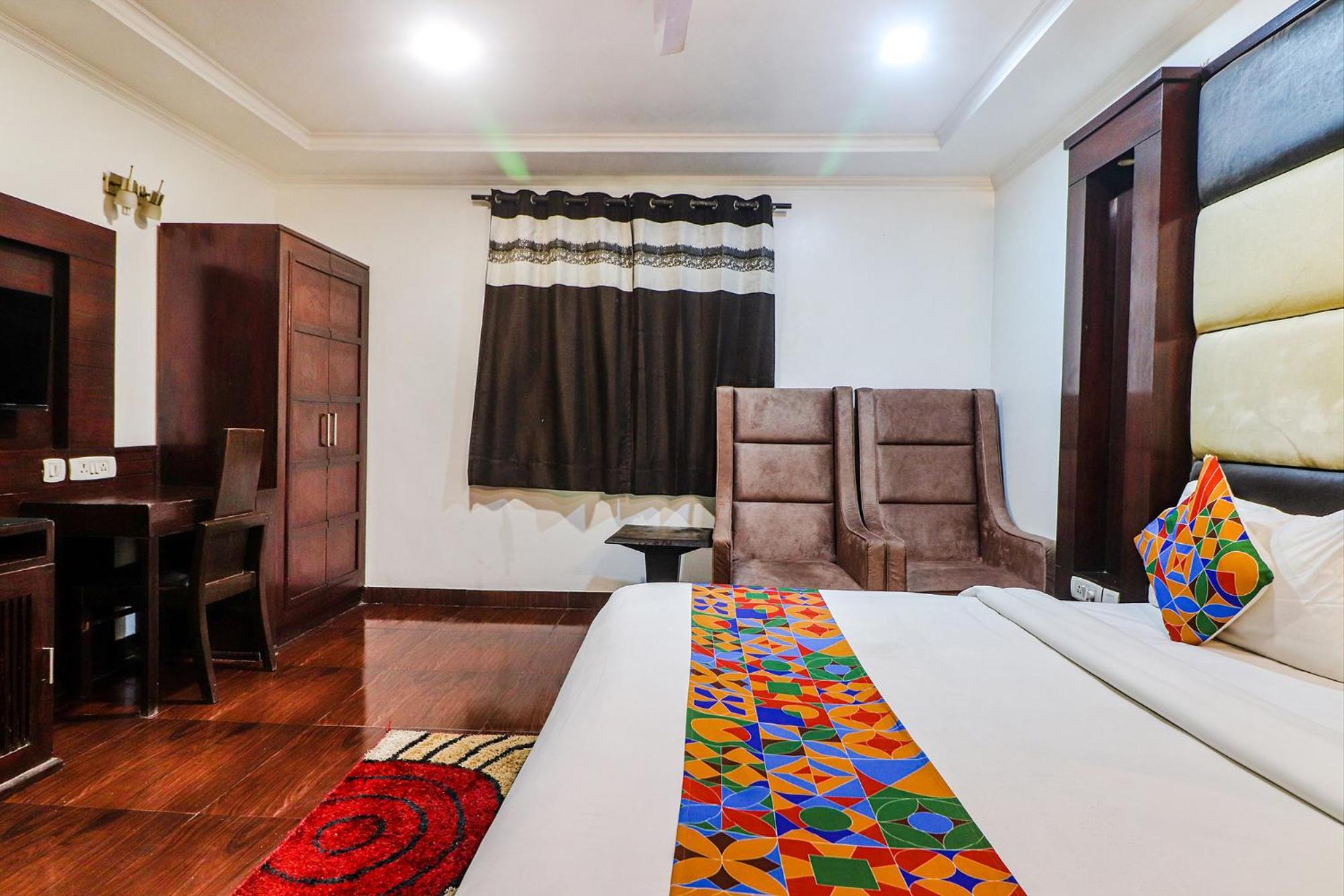 Hotel Fabexpress Sandberry Delhi (National Capital Territory of India)