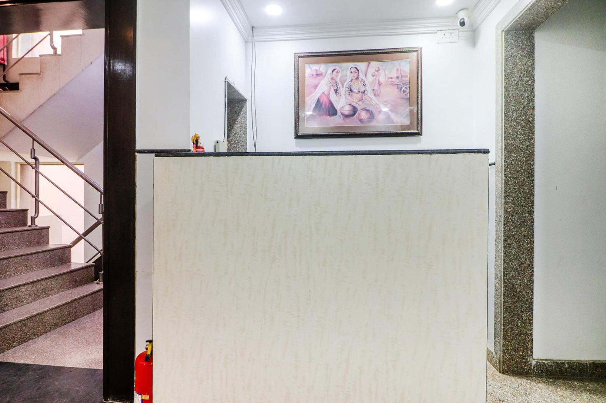 Fabexpress Sandberry Hotel