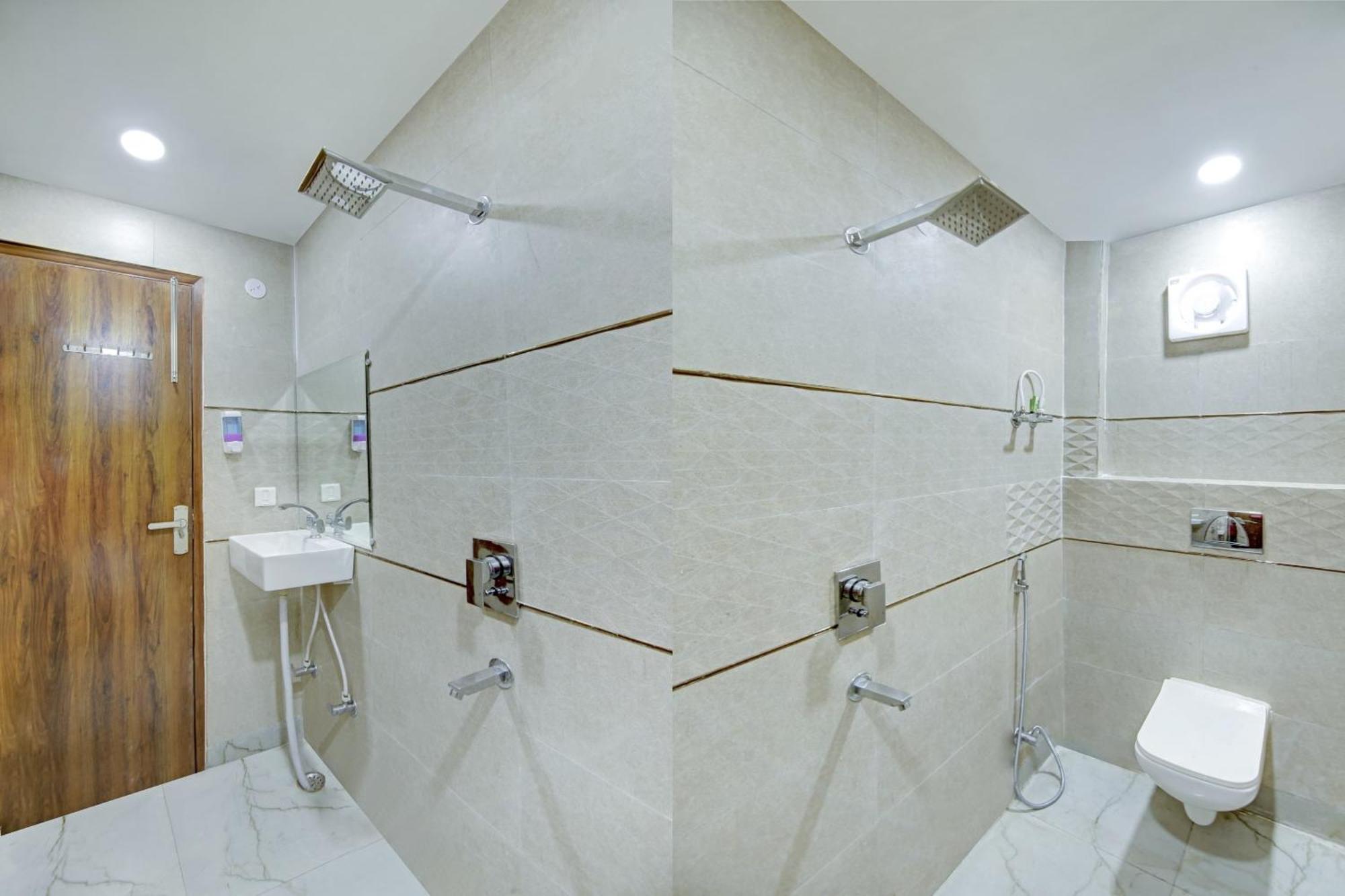 Hotel O Santosh Residency 3*