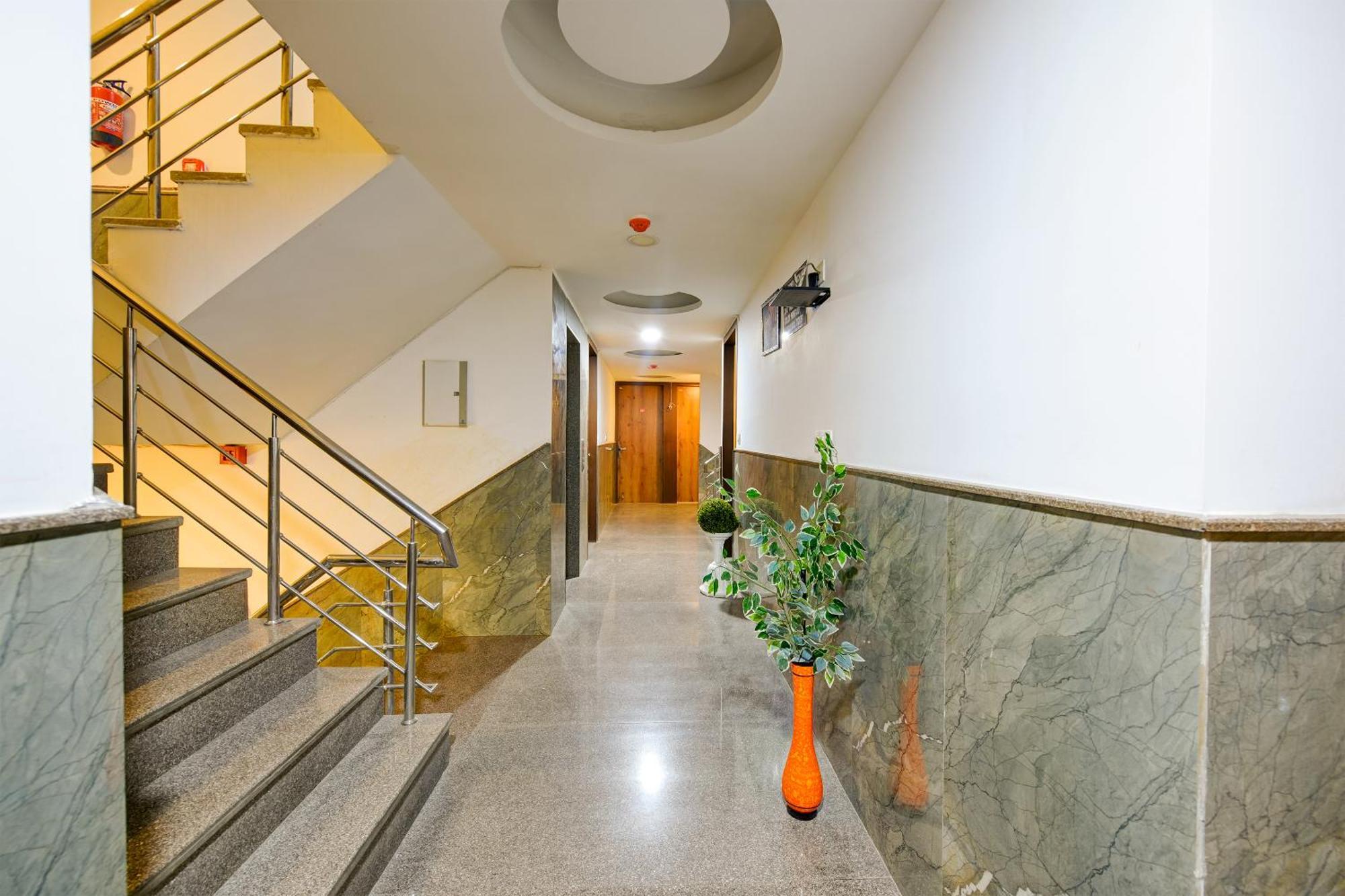 Grand Qubic Near Delhi Airport 4* New Delhi