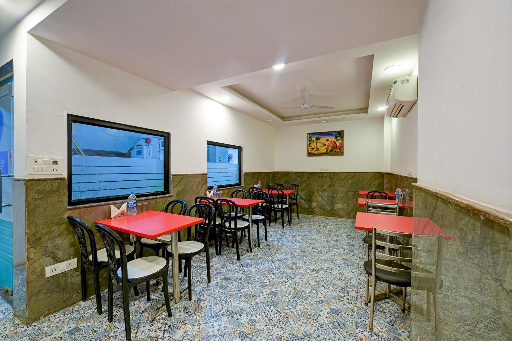 Gloory Near Delhi Airport 4* New Delhi
