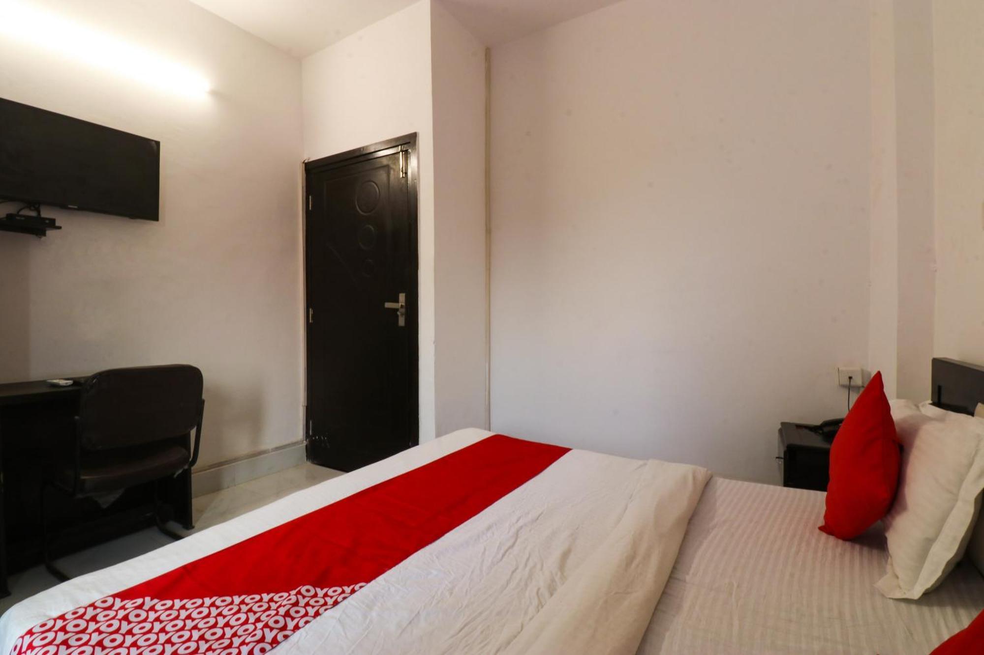O Silver Palace Near Dwarka Sector 9 Metro Station Hotel 3*