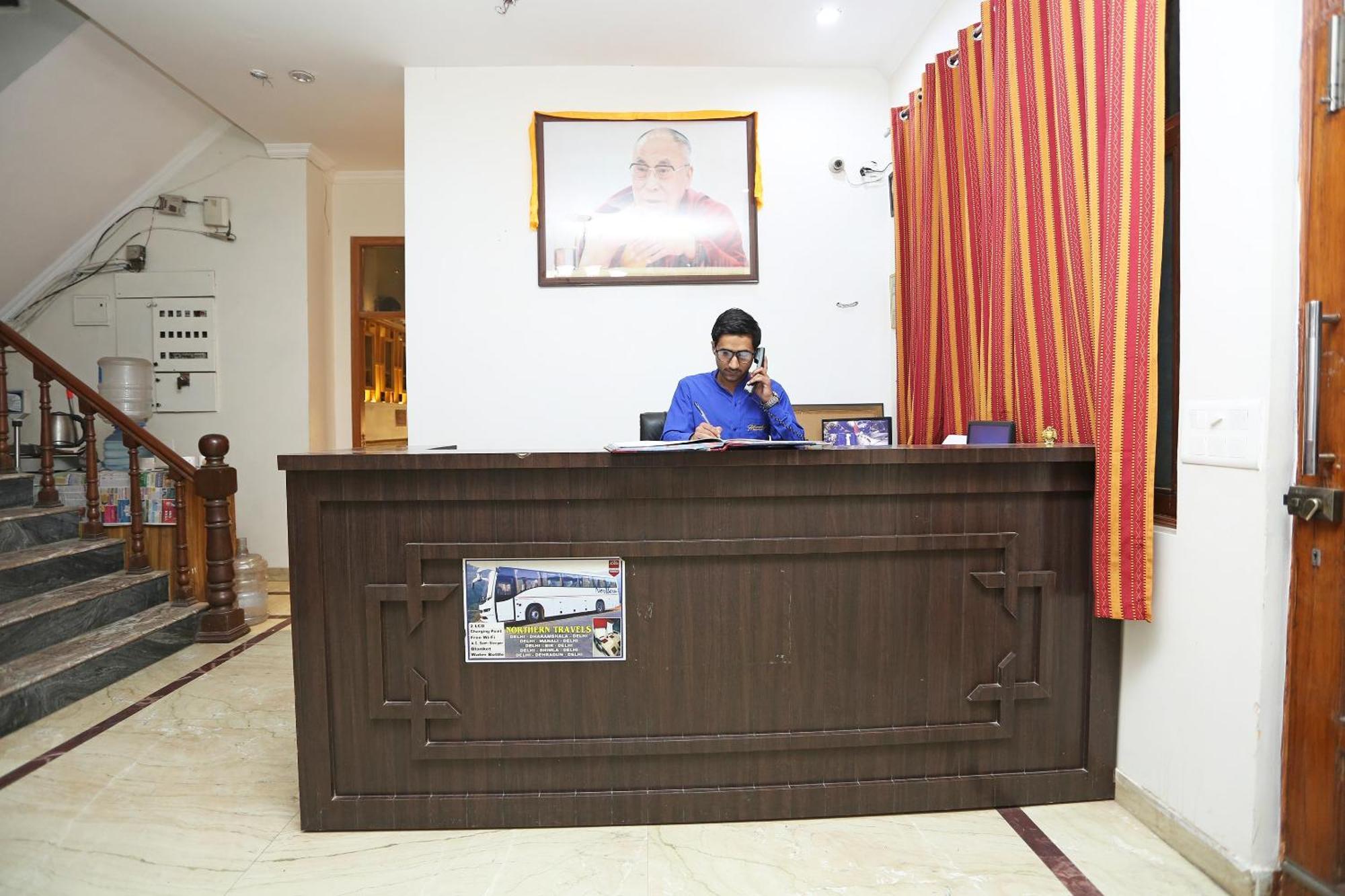 Hotel Oyo Himalaya House And Restaurant 3*
