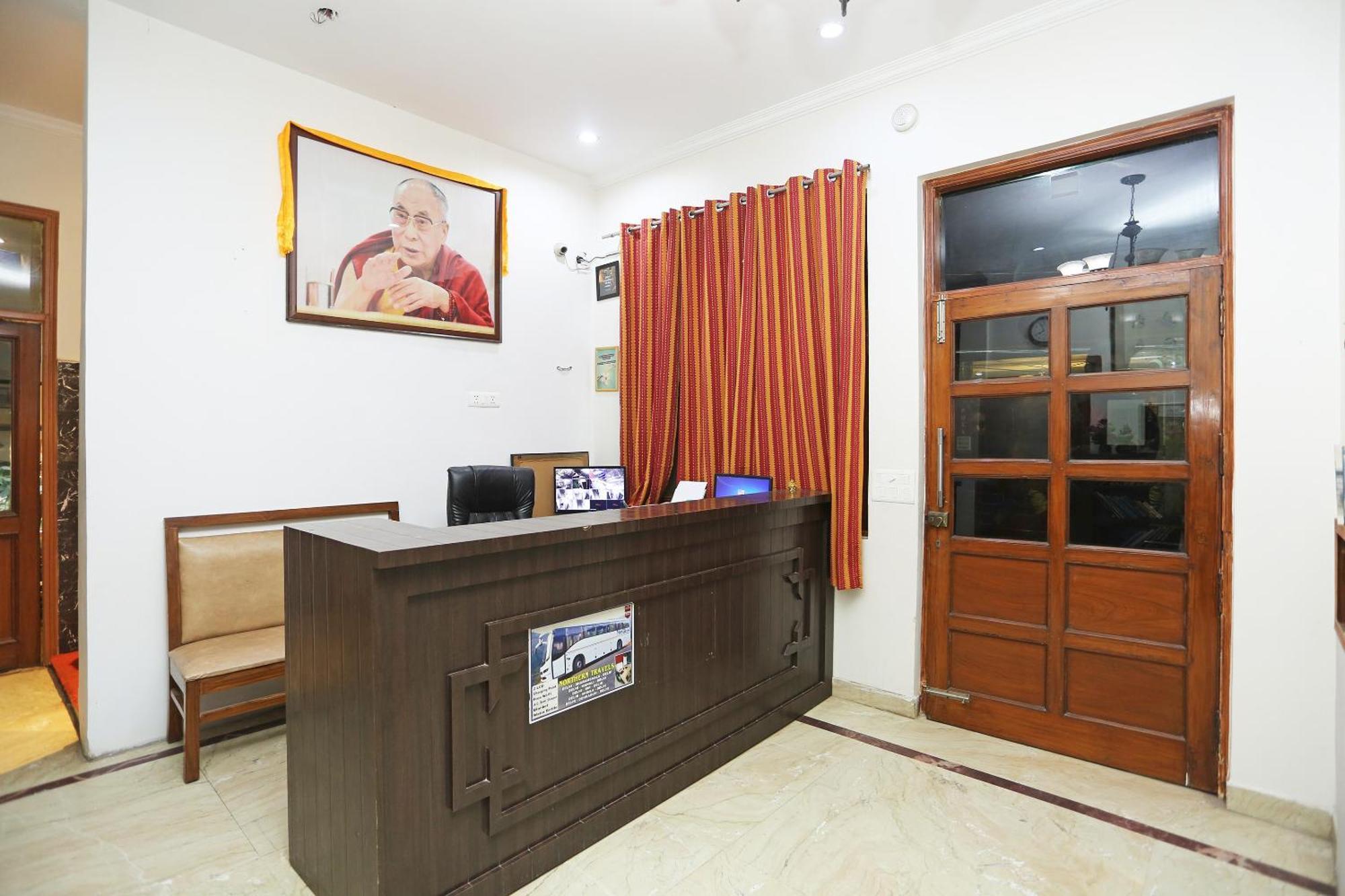 Oyo Himalaya House And Restaurant Hotel