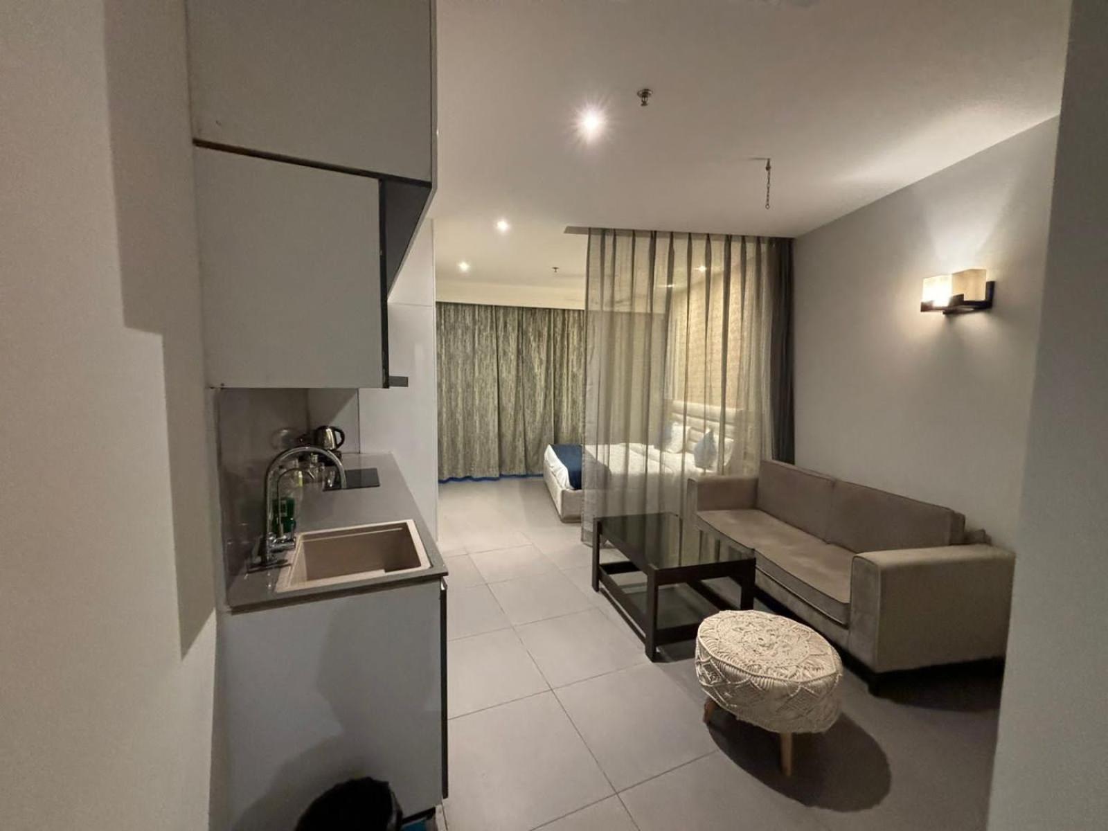 Hotel The Sky 2*