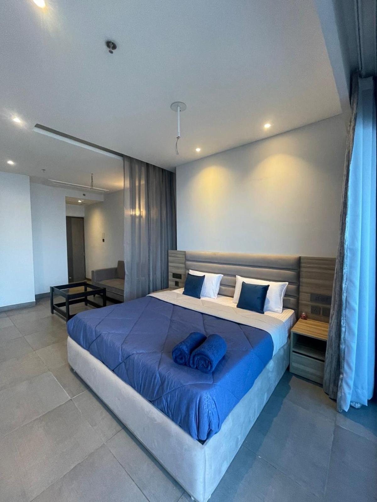 Hotel The Sky 2*
