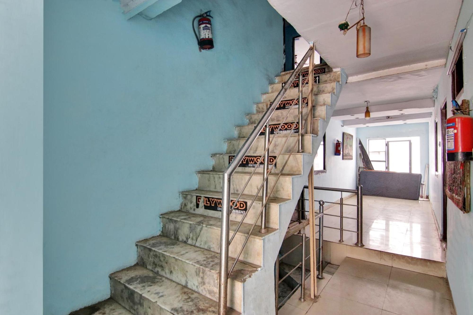 Oyo Flagship 81167 Swagat Dx