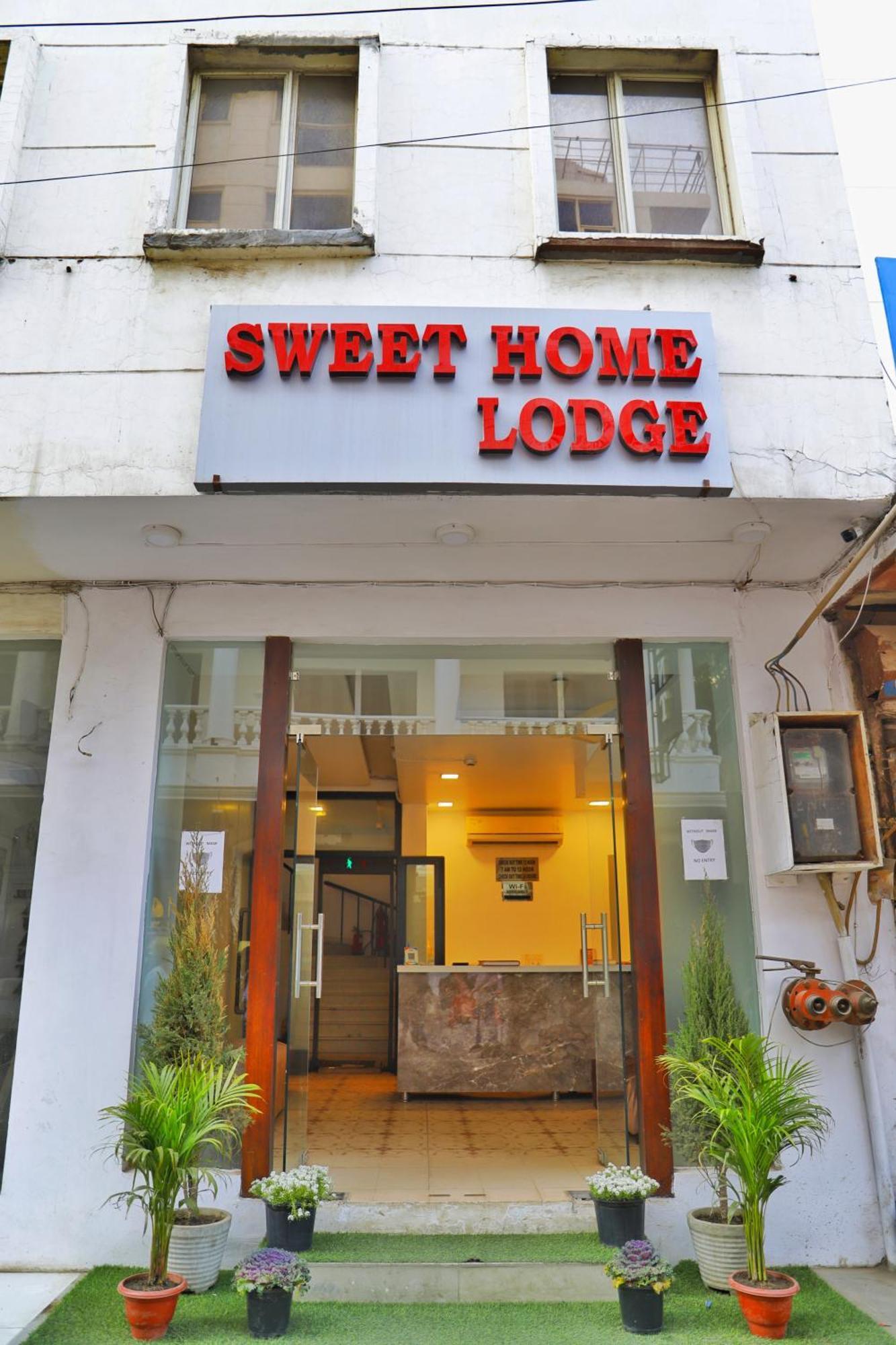Sweet Near Railway Station 3* New Delhi