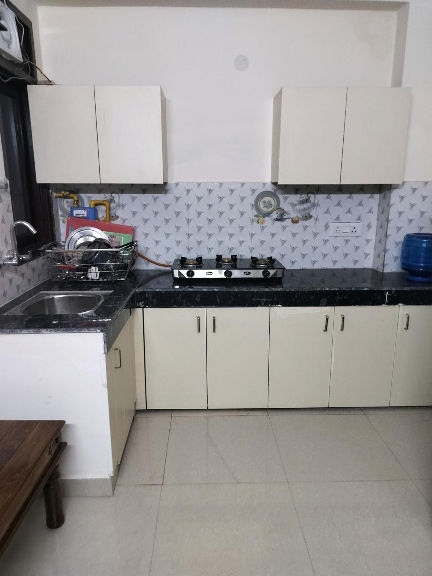 The Raveesh B6 * New Delhi