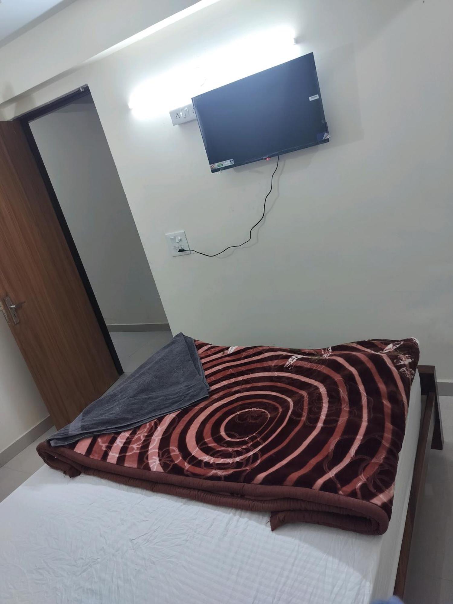 The Raveesh B6 Apartment *