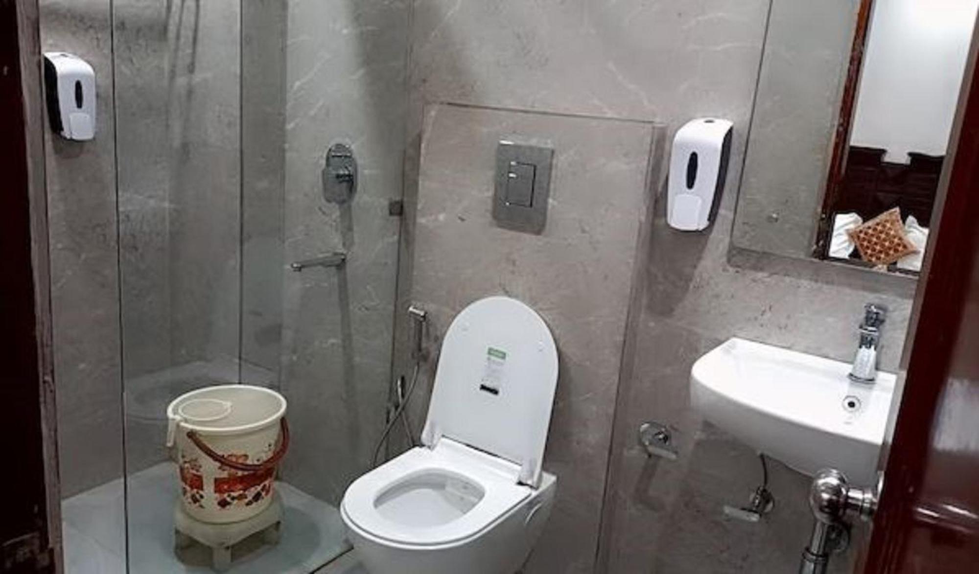 Legend - Walk-in From Railway Station Hotel New Delhi