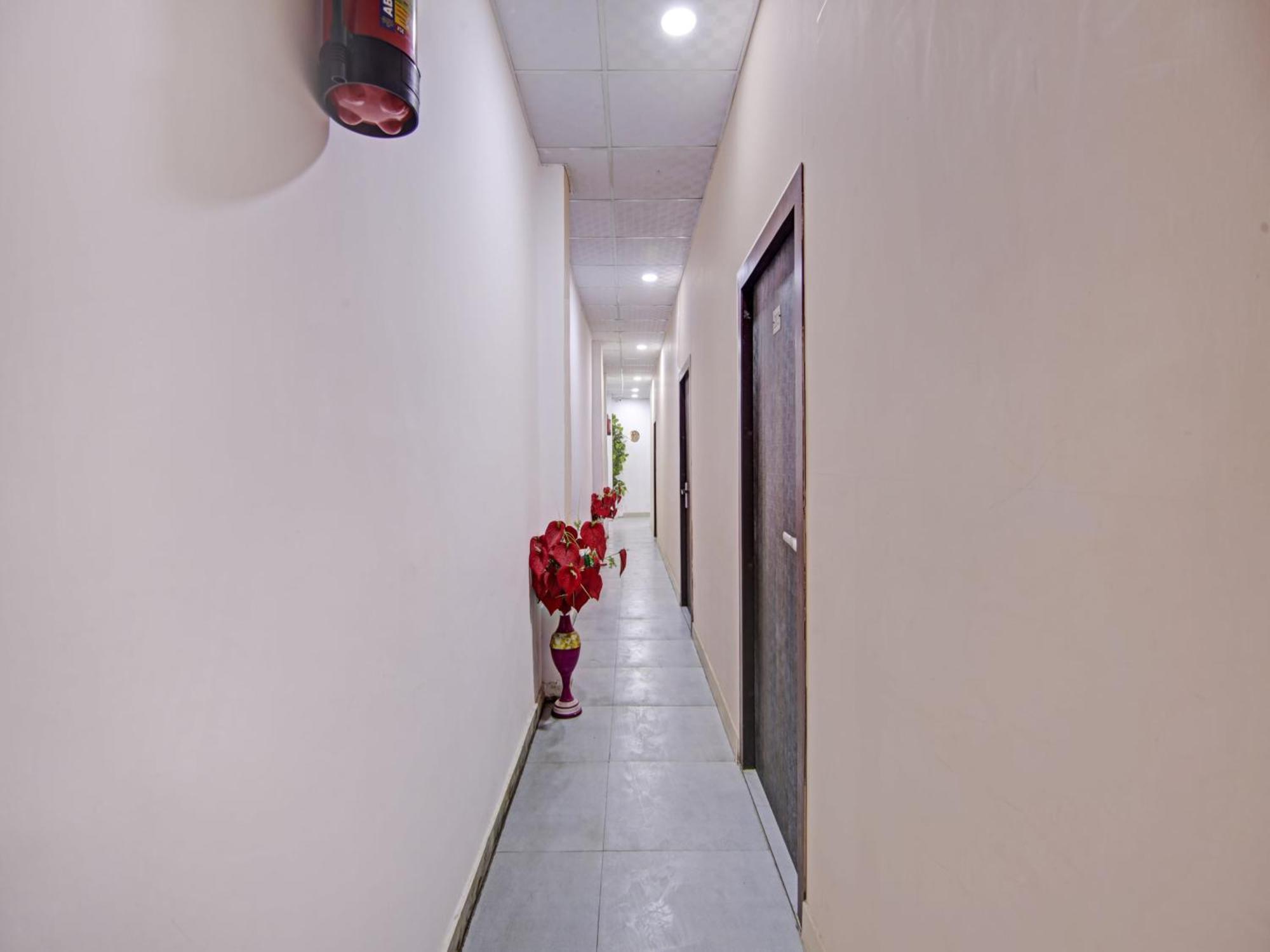 Hotel O Kunj Delhi (National Capital Territory of India)