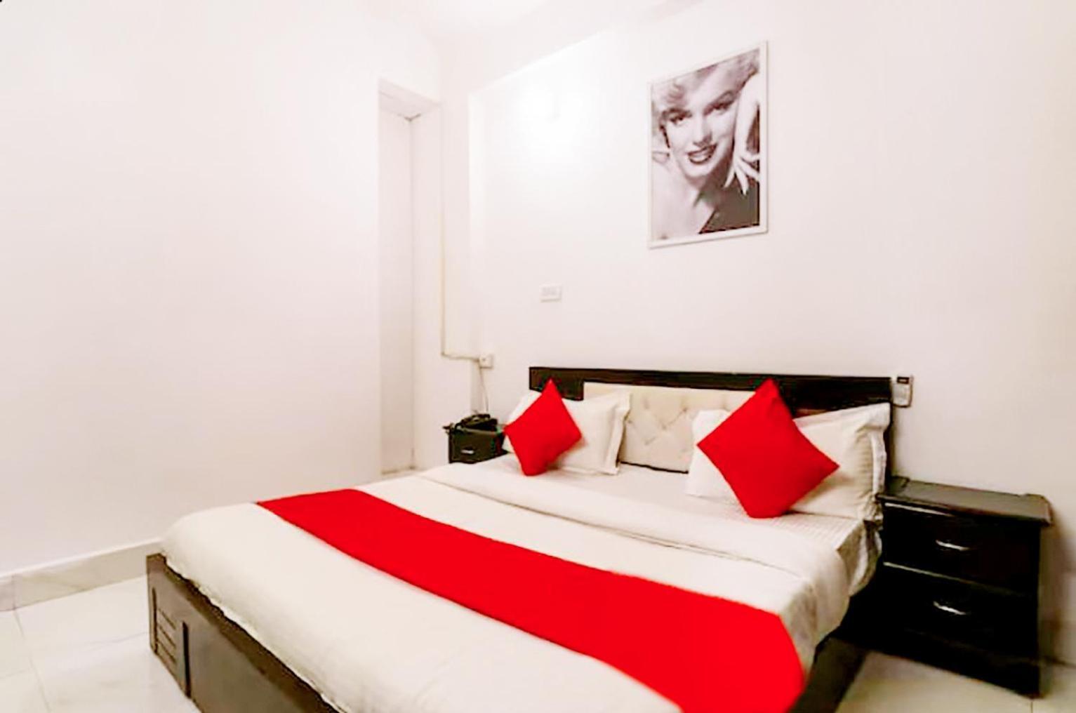 Hotel Roomshala 002 Rose Residency Near Yashobhoomi 3*