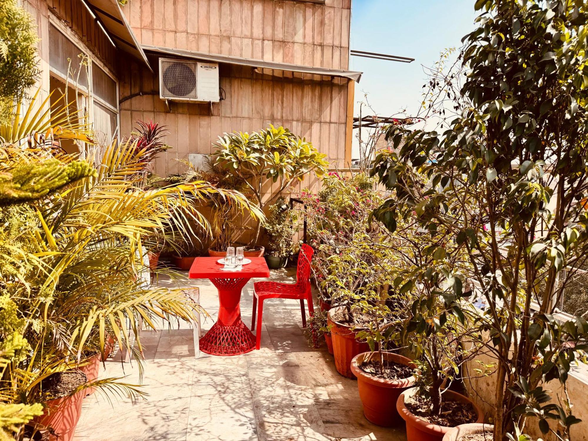 Staybook Aira Railway Station Paharganj Hotel
