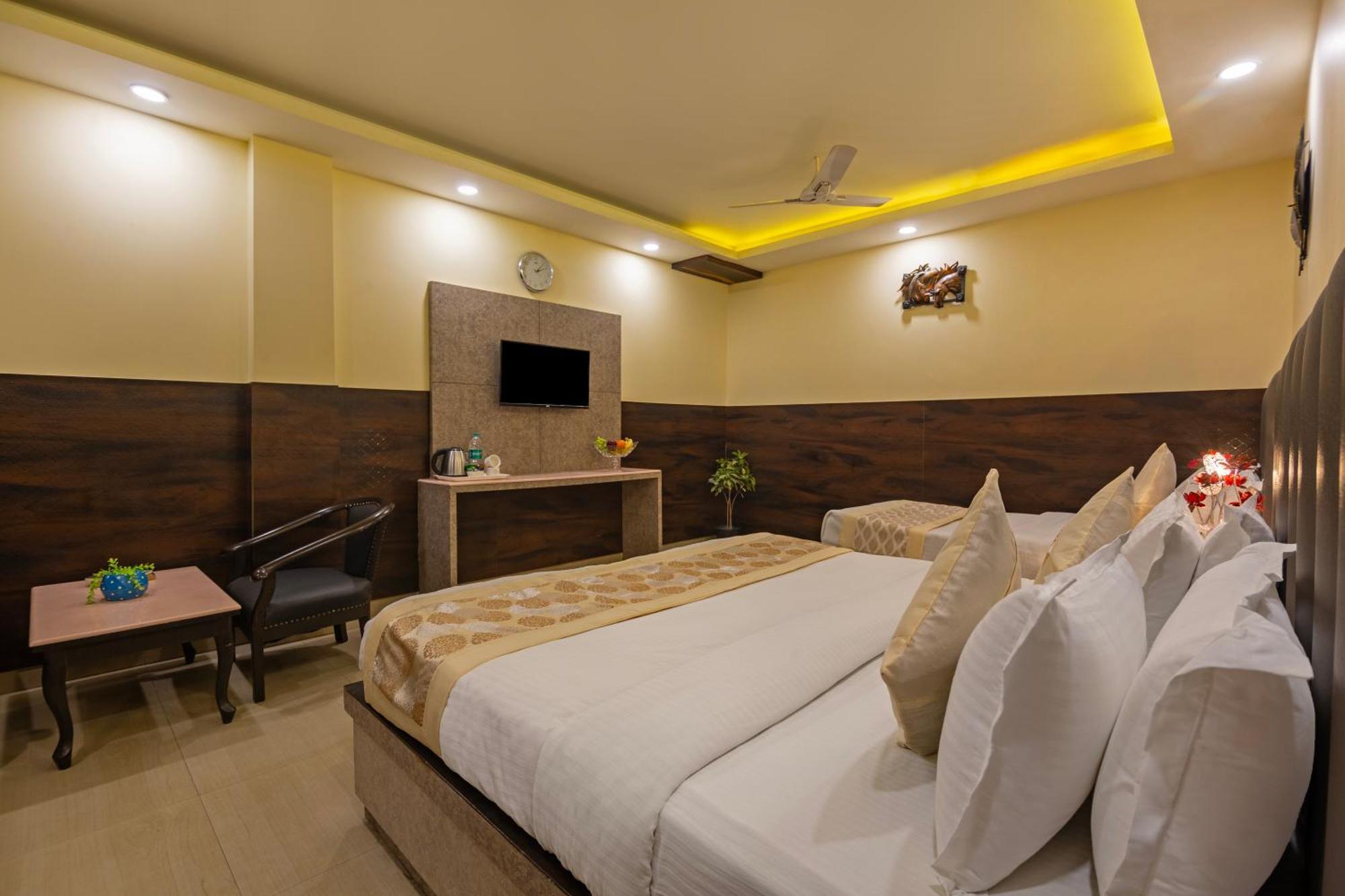 Mahajan International, Delhi Airport Hotel Nova Deli