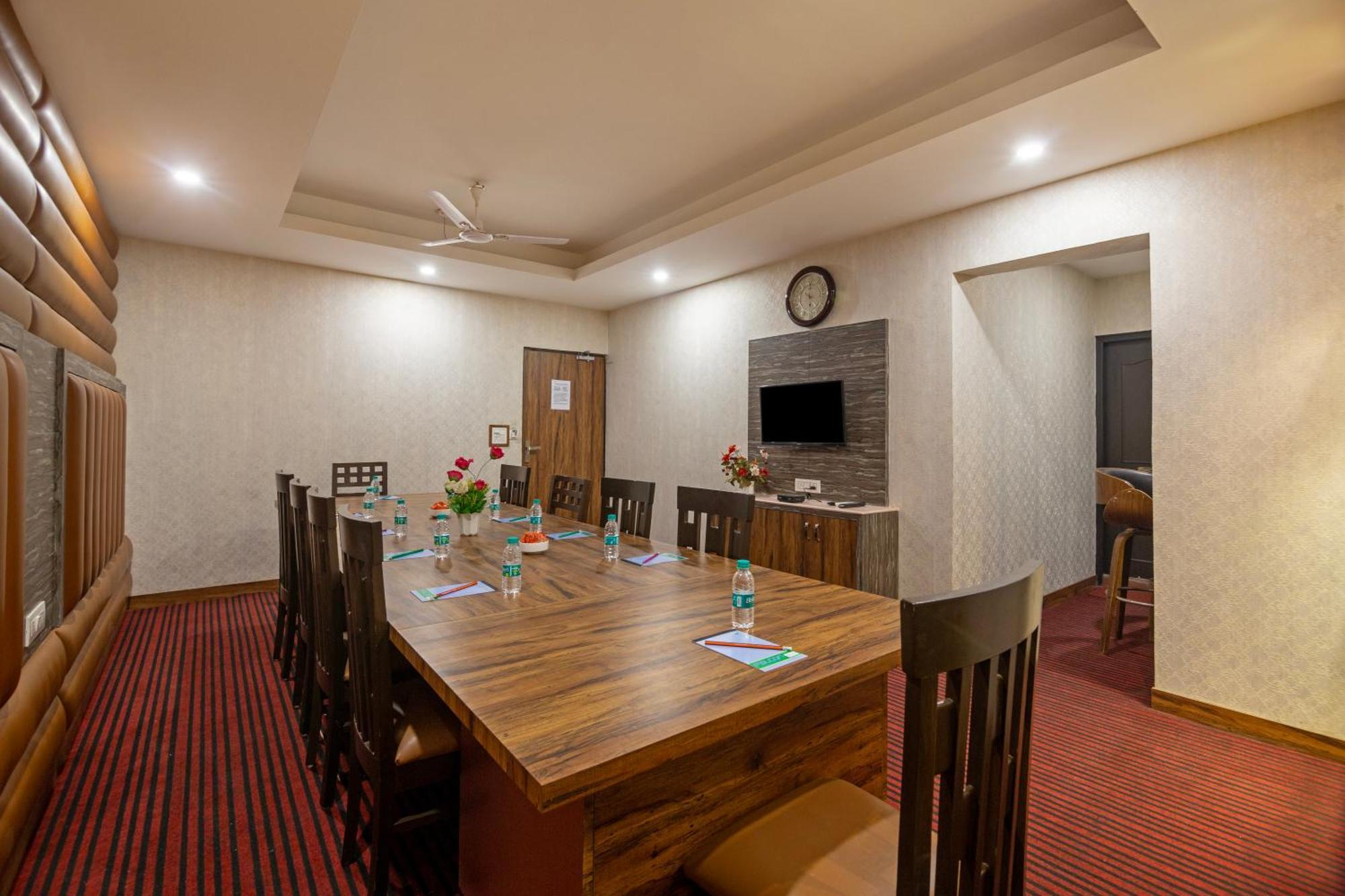 Mahajan International, Delhi Airport Hotel