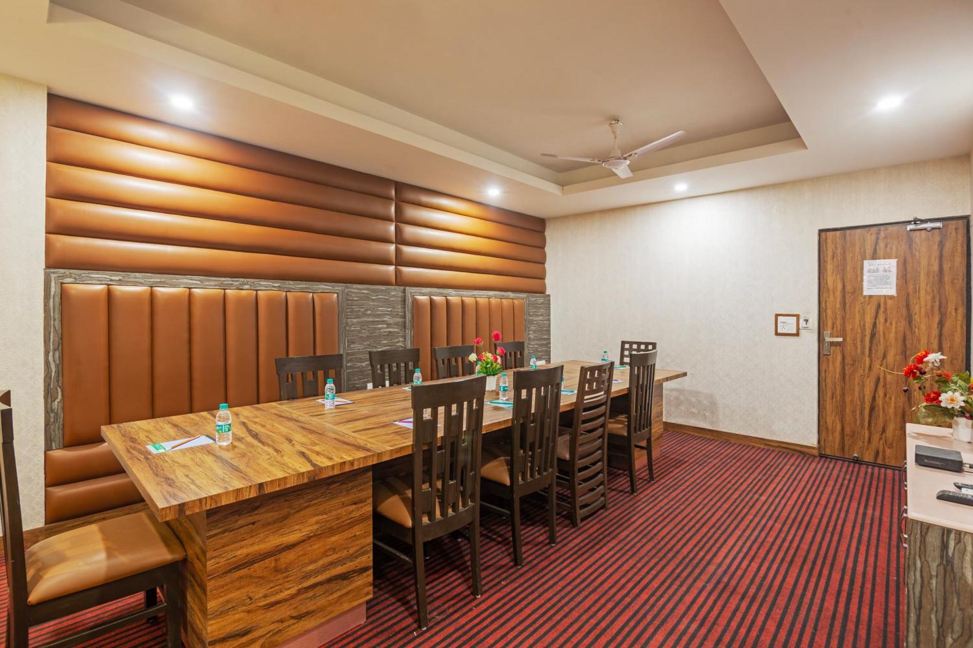 Hotel Mahajan International, Delhi Airport