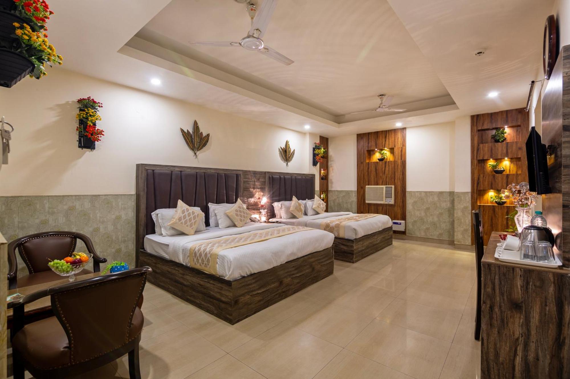 Mahajan International, Delhi Airport 3*