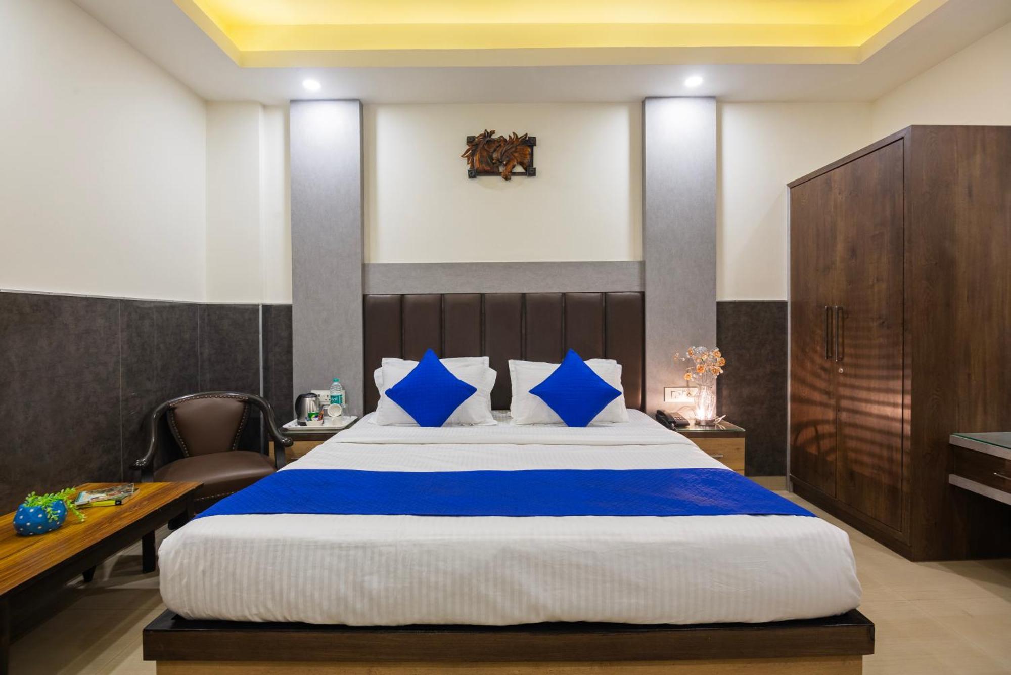 Mahajan International, Delhi Airport Hotel 3*