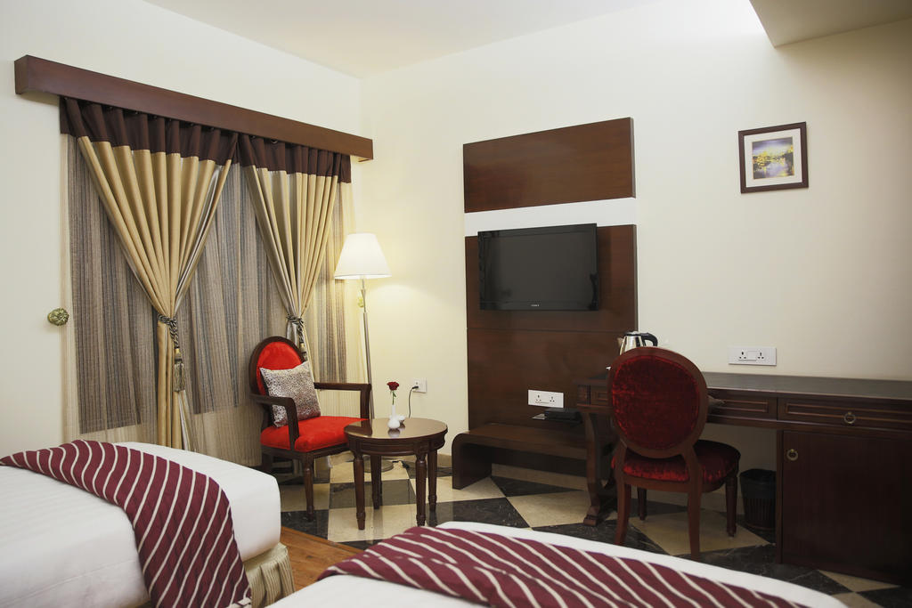Hotel A & M Ressidency