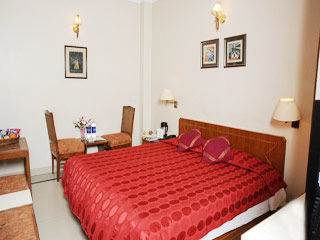Pals Hotel