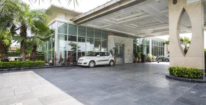 Oodles Hotel 4*