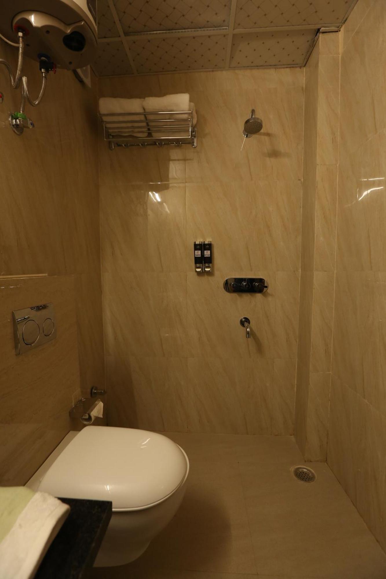Hotel The Ventus Inn - Igi International Airport Delhi New Delhi