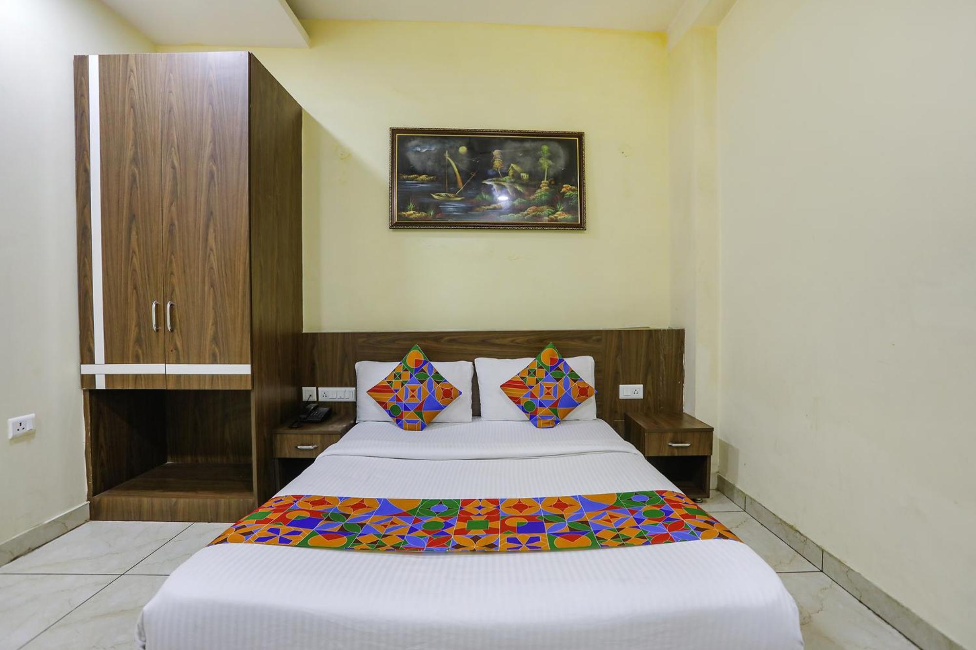 Hotel Fabexpress Heart 3*