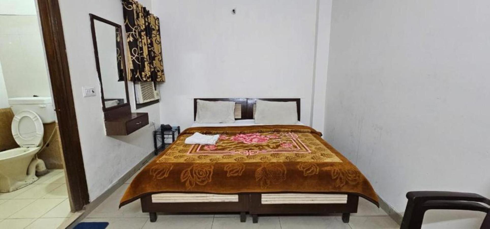 Guest house Jageer Palace Bawana Delhi (National Capital Territory of India)