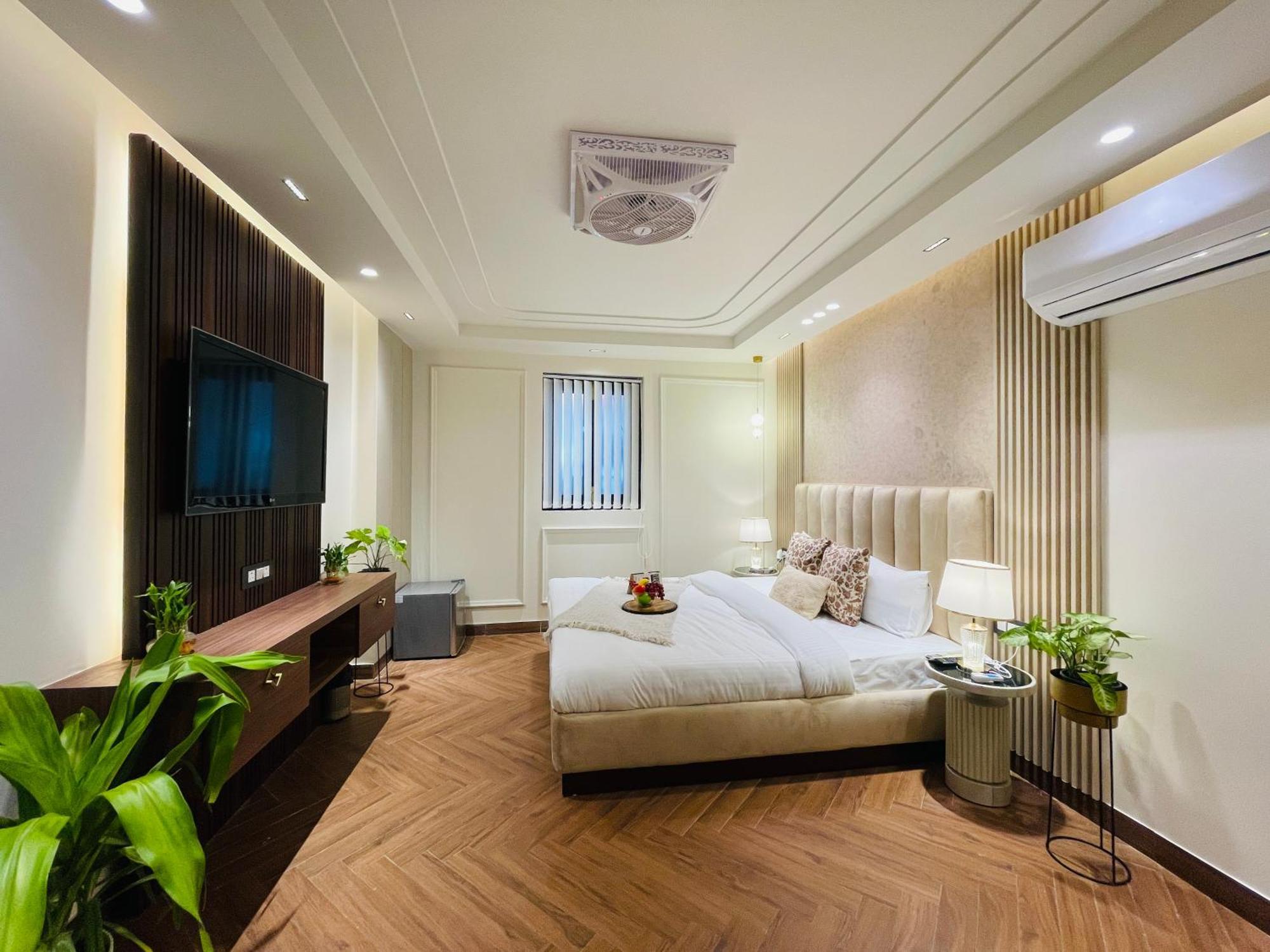 Bedchambers, Saket New Delhi