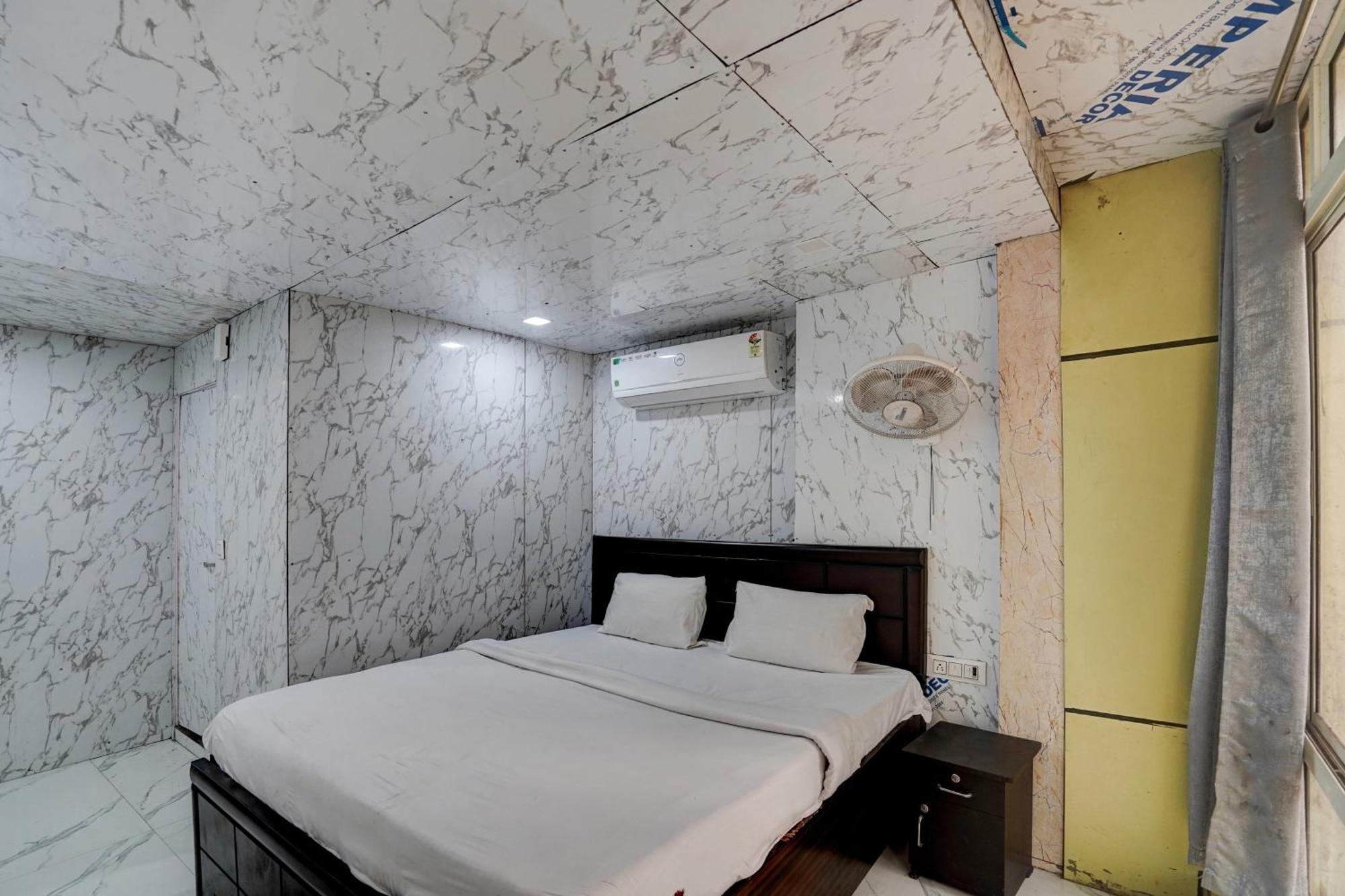 O Pop A Happy Plaza Hotel 3*