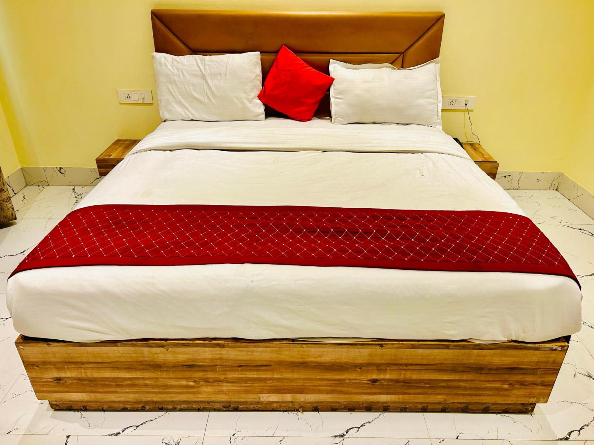Royal Paradise By Kdson Hotel 3*
