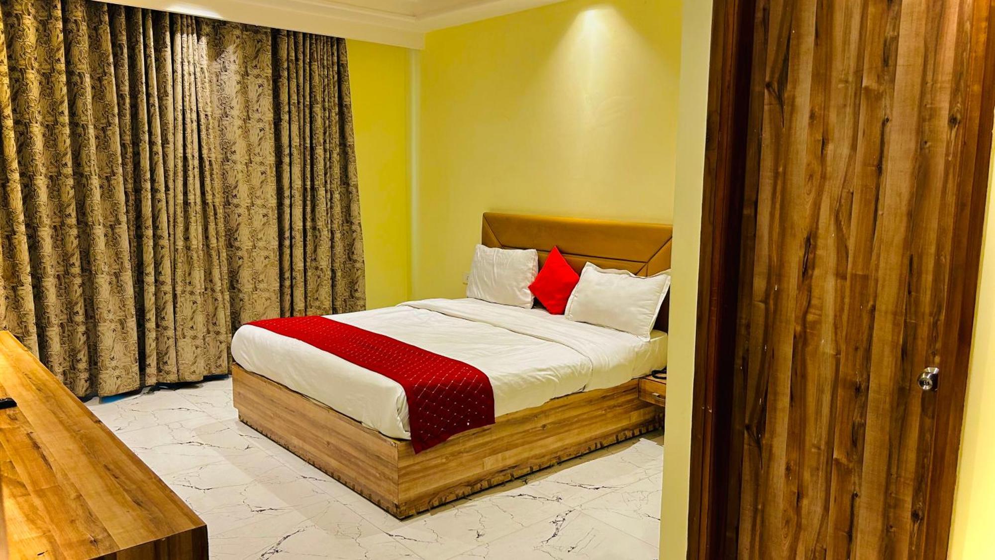 Royal Paradise By Kdson 3* New Delhi