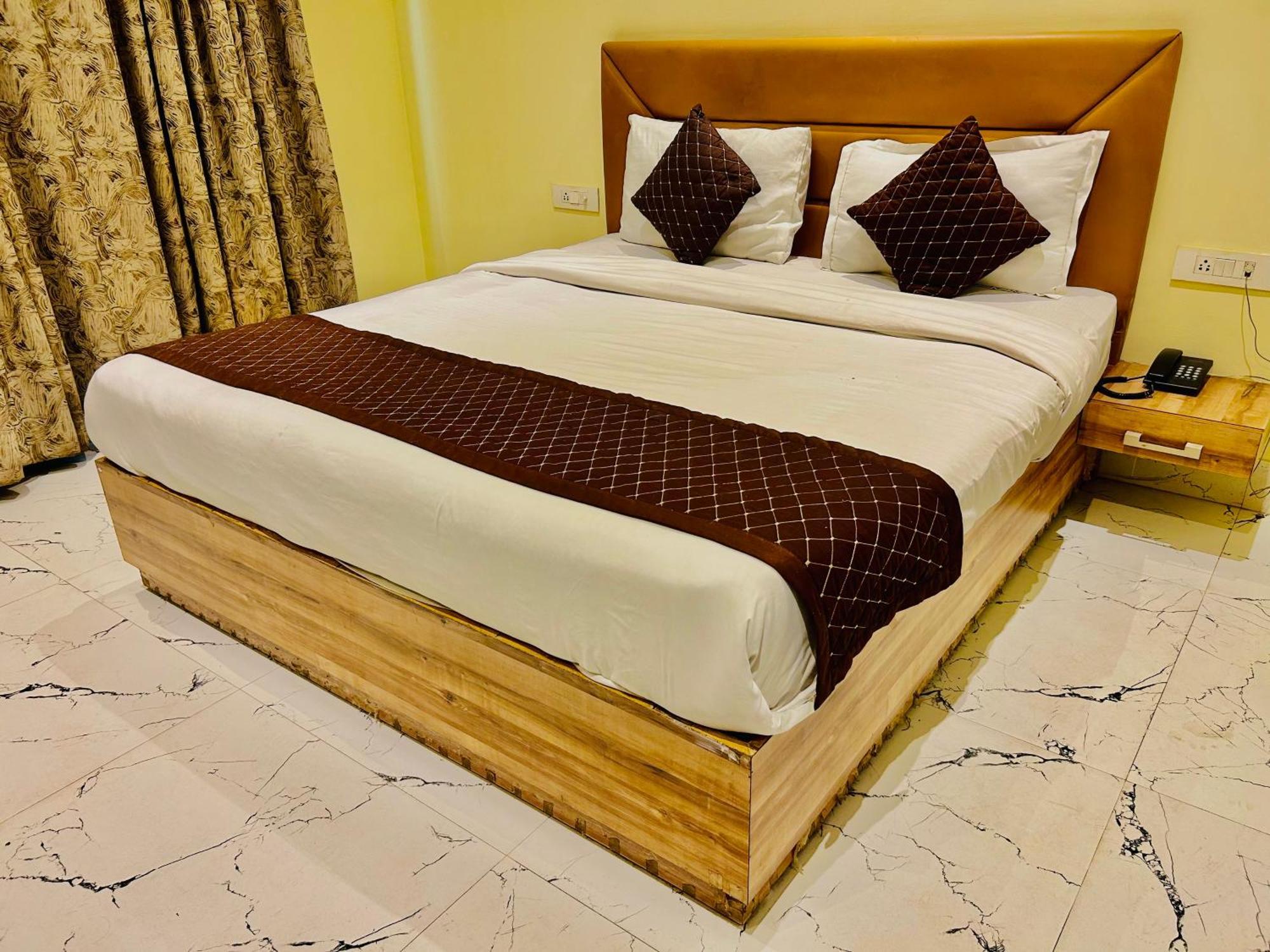 Royal Paradise By Kdson Hotel 3*