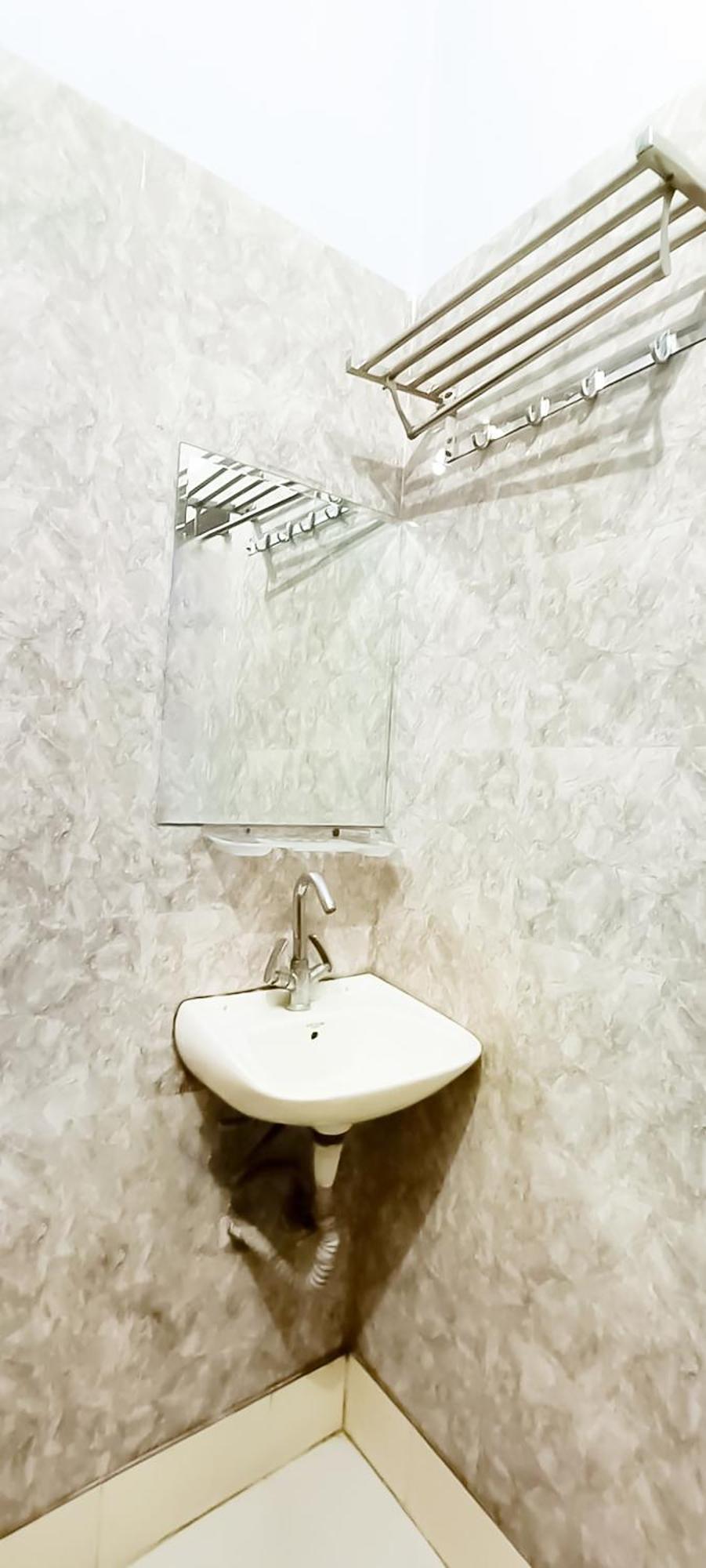 Reseidency Near Hari Nagar New Delhi