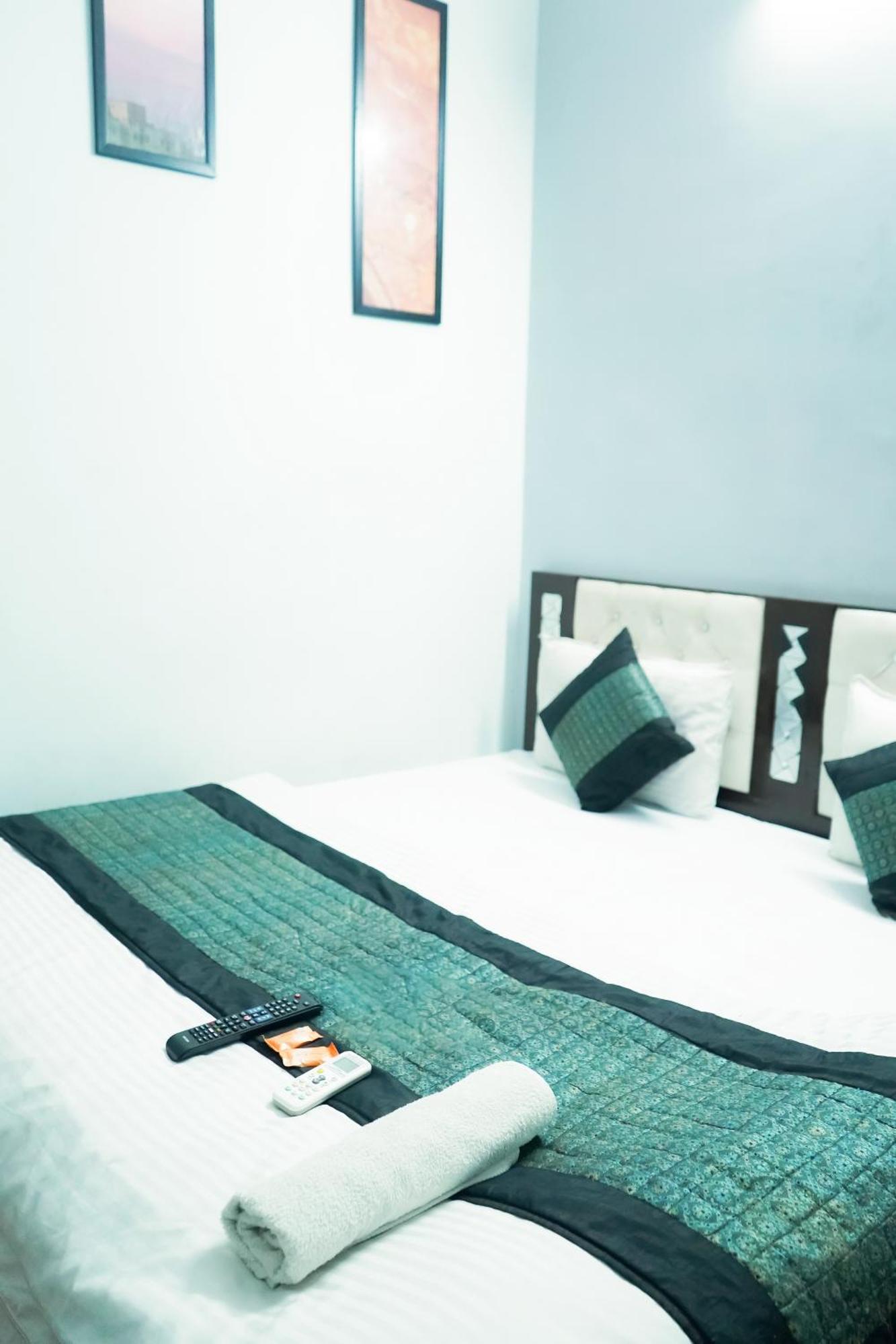 Reseidency Near Hari Nagar Hotel 3*