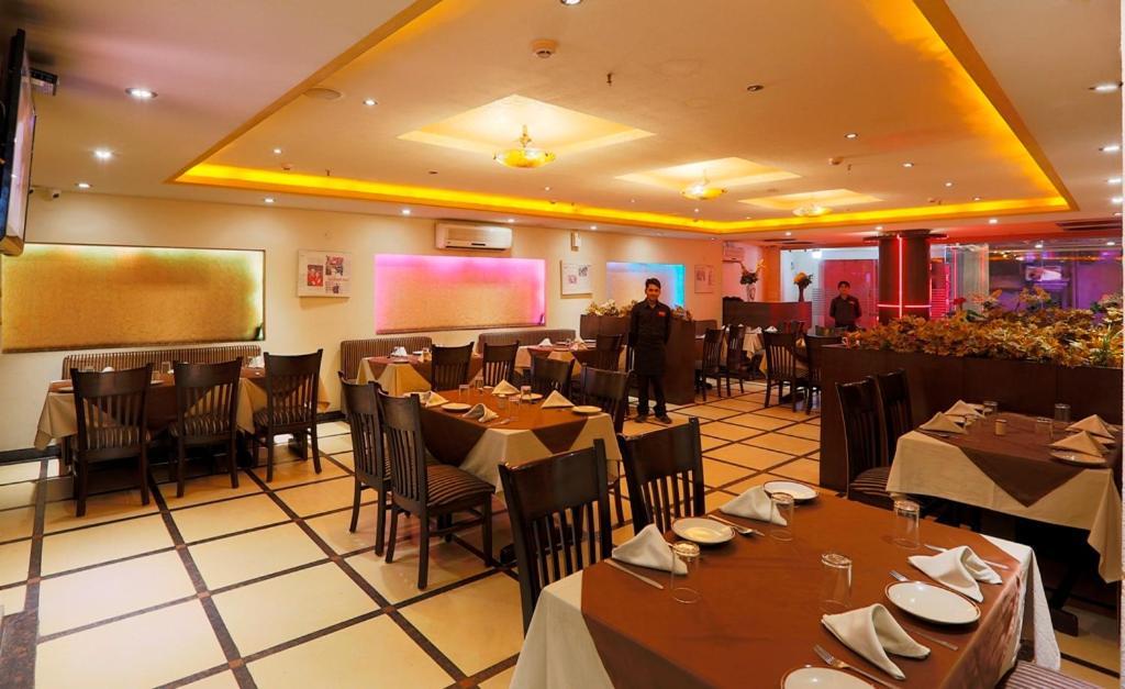 Hotel Airport La Sapphire & Restaurant
