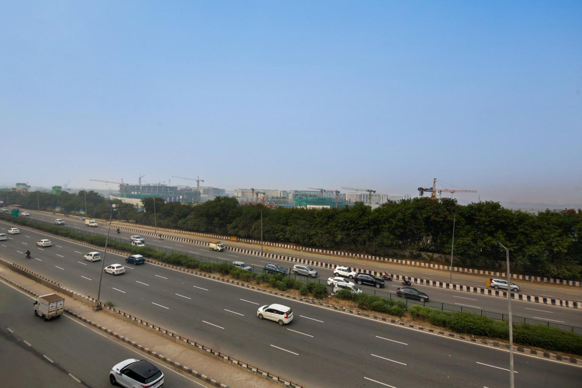 Hotel Delhi 37 By Star Group Near Delhi Airport *