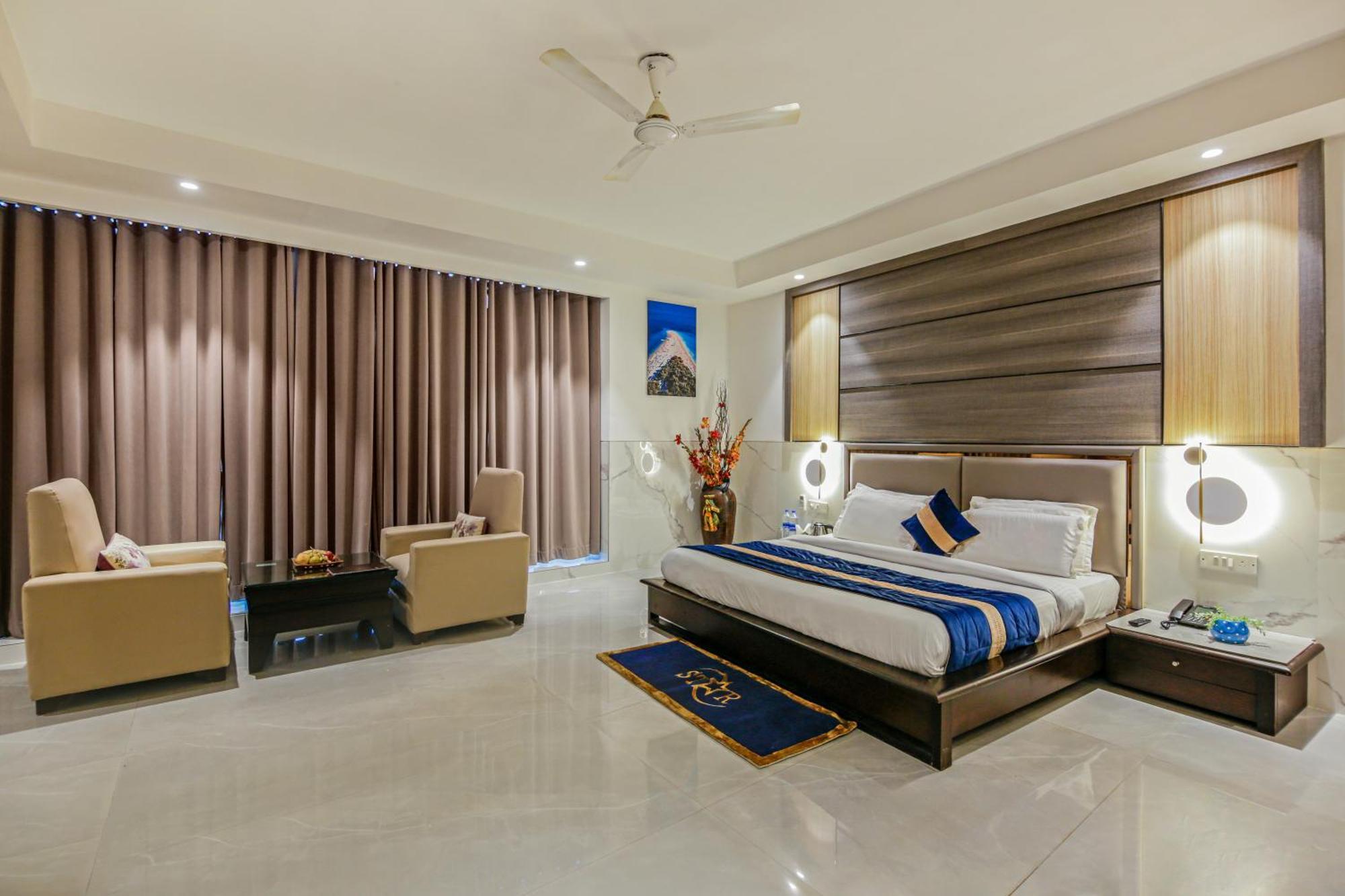 Hotel Delhi 37 By Star Group Near Delhi Airport *