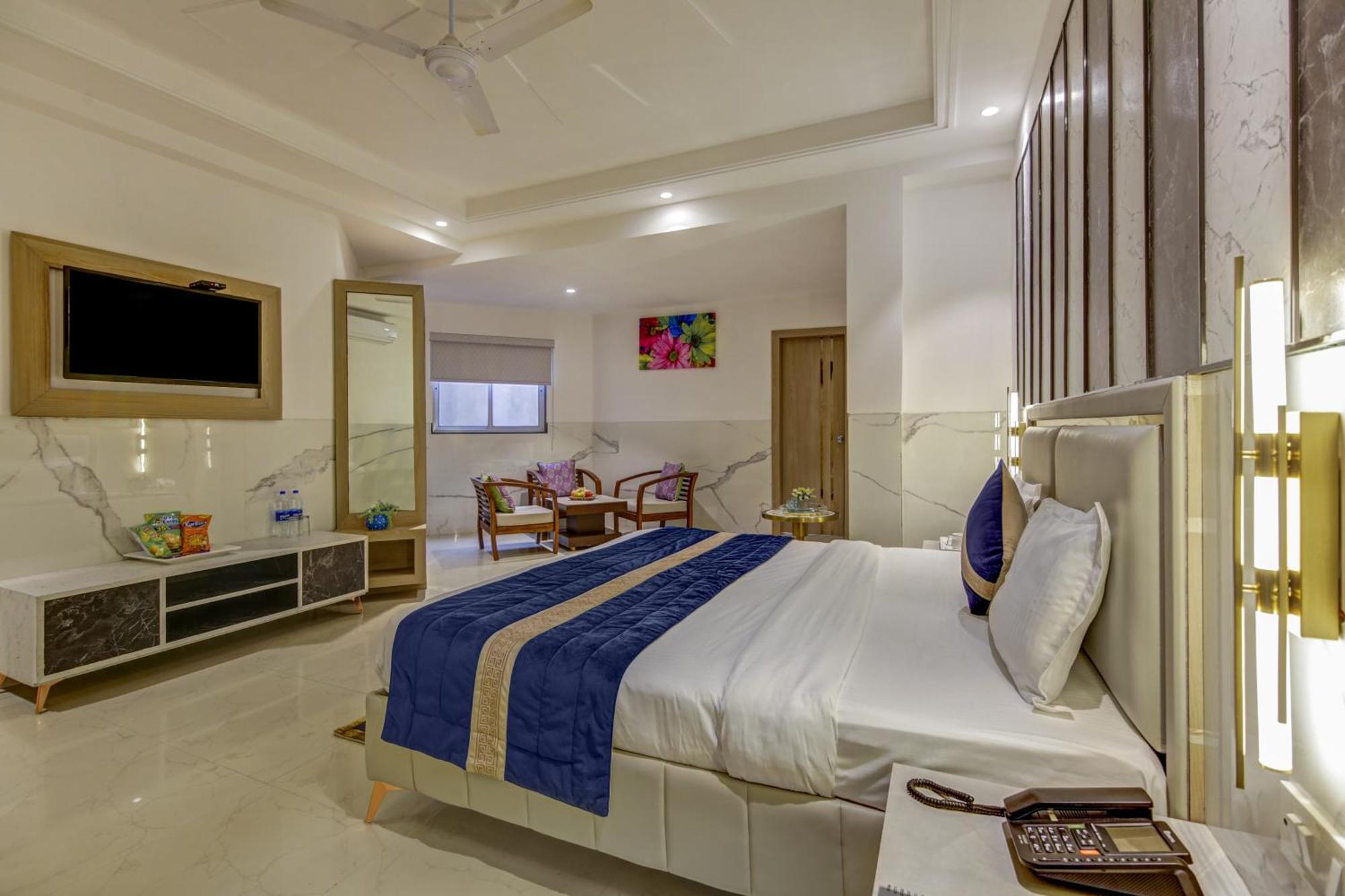 Hotel Delhi 37 By Star Group Near Delhi Airport *