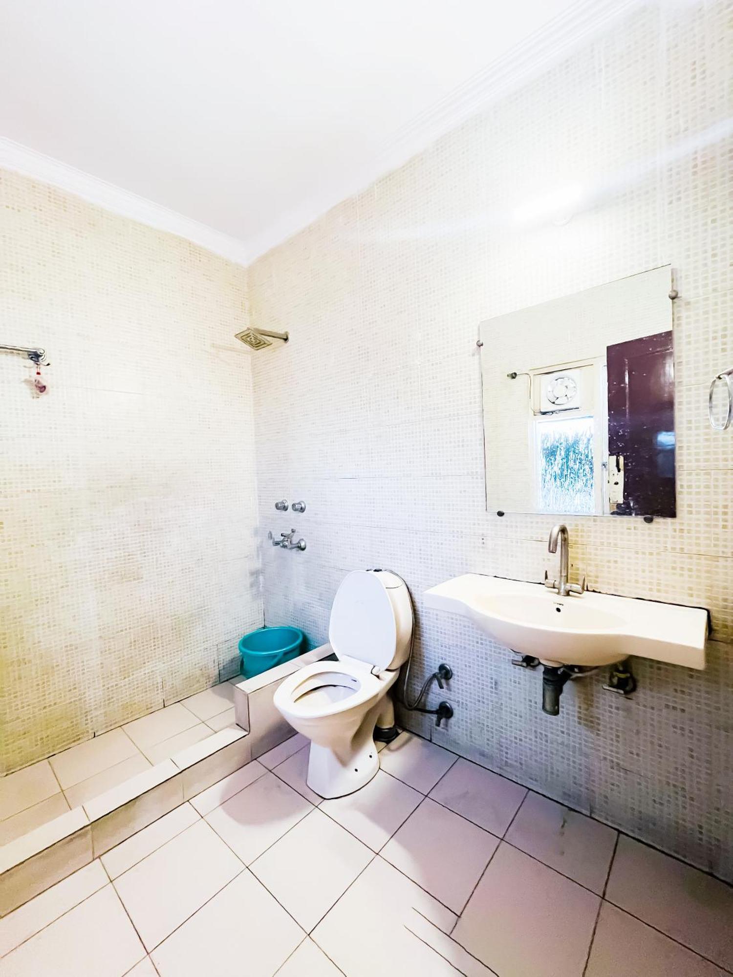 Hotel Blisbourn - Lajpat Nagar