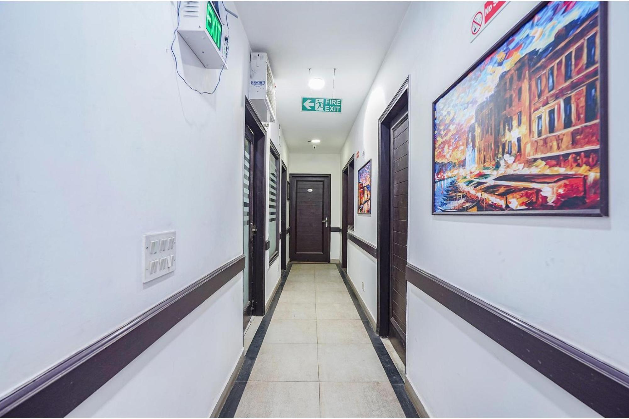 Fabhotel Saket Hotel