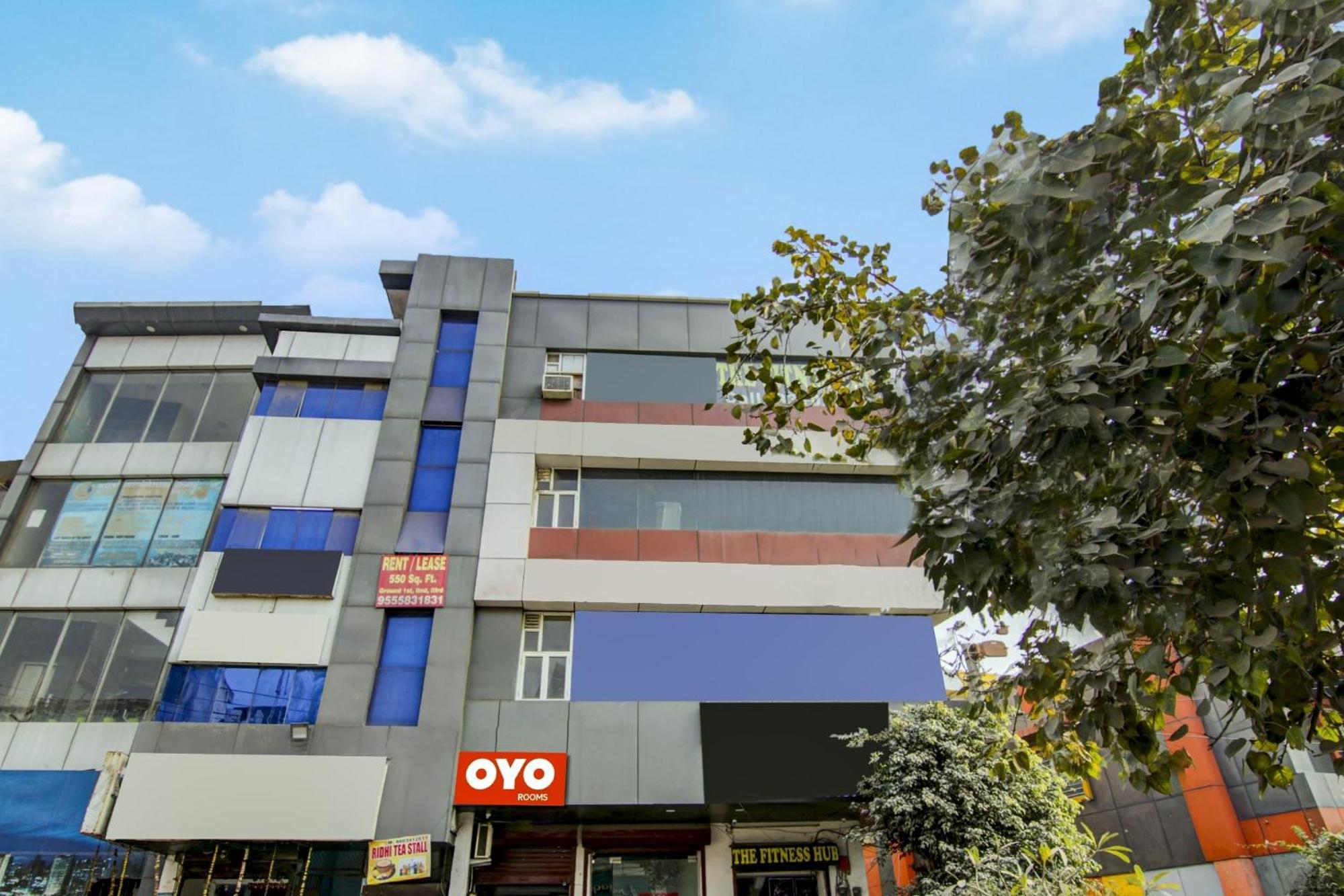 O Blink Near Dashrath Puri Metro Station Hotel