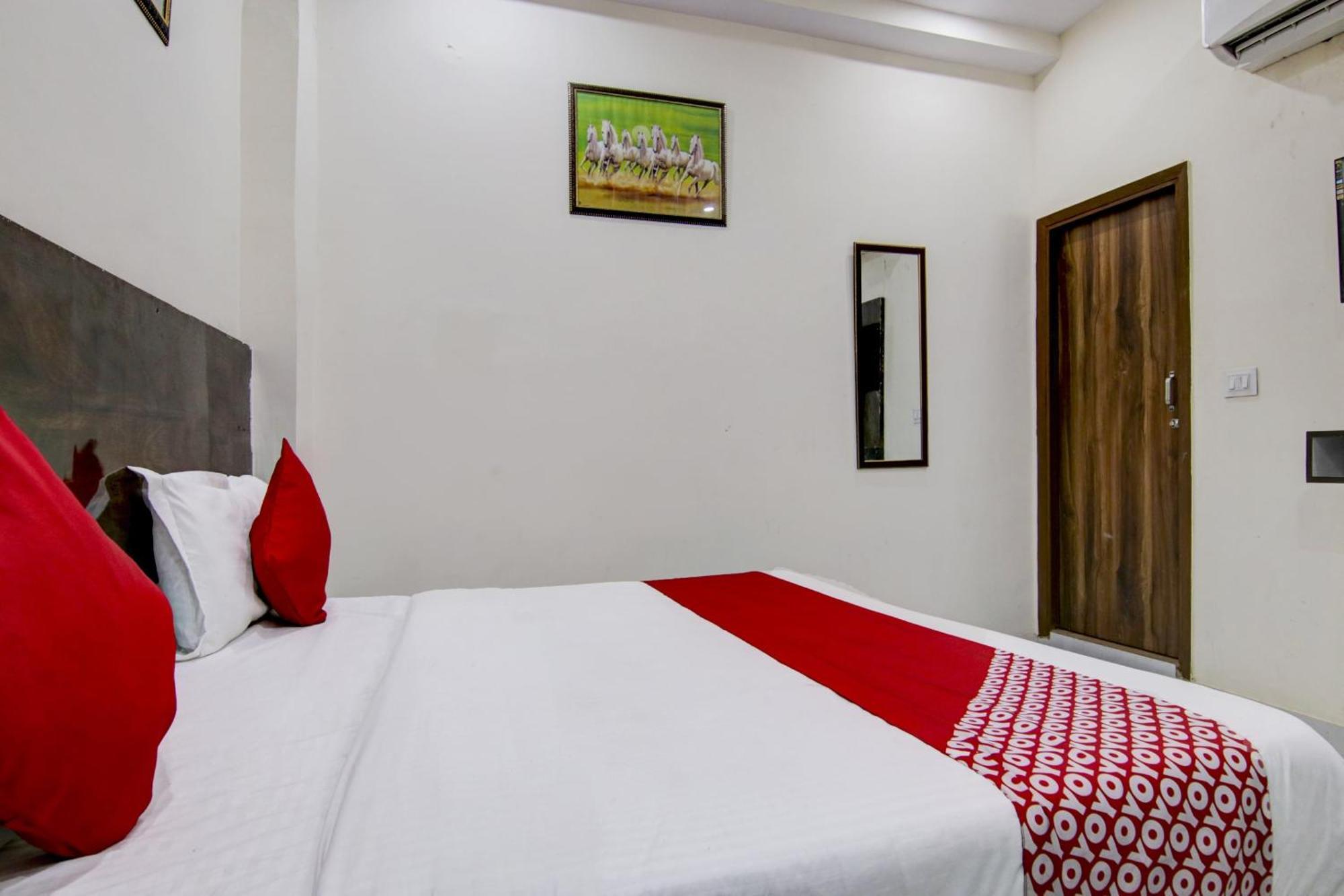 O Blink Near Dashrath Puri Metro Station Hotel 3*