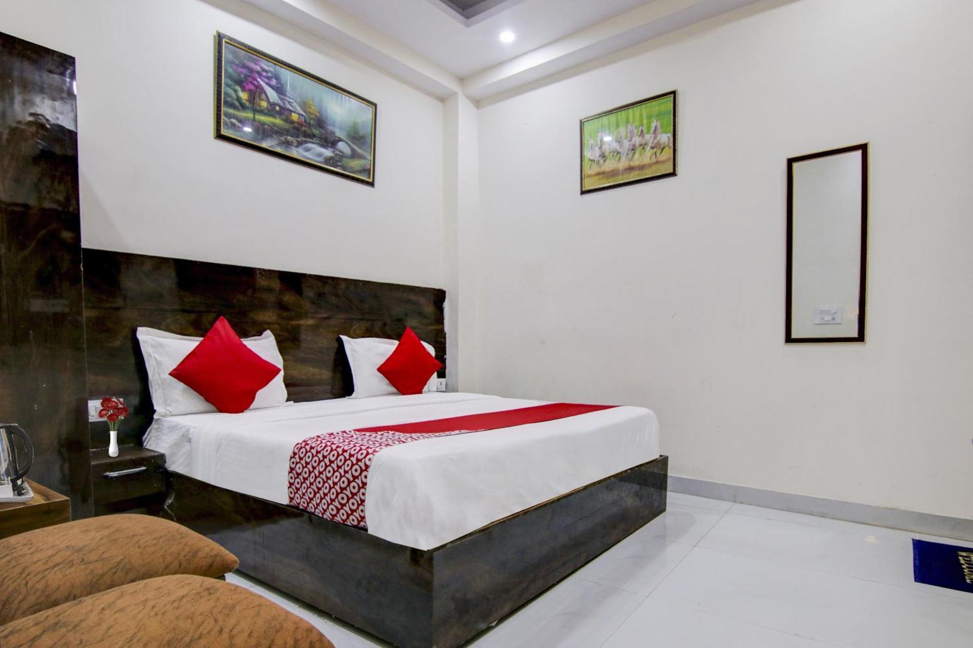 O Blink Near Dashrath Puri Metro Station Hotel New Delhi